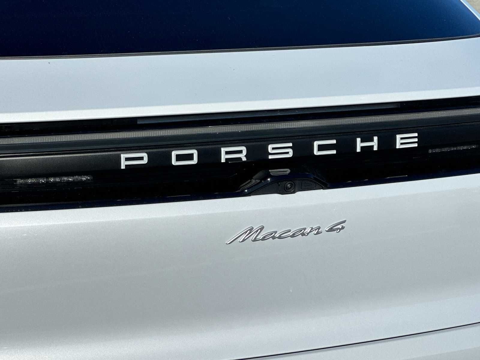 Thumbnail: 2024 Porsche Macan - 25
