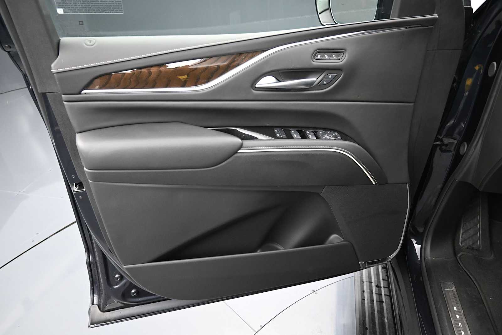 Thumbnail: 2024 Cadillac Escalade - 7