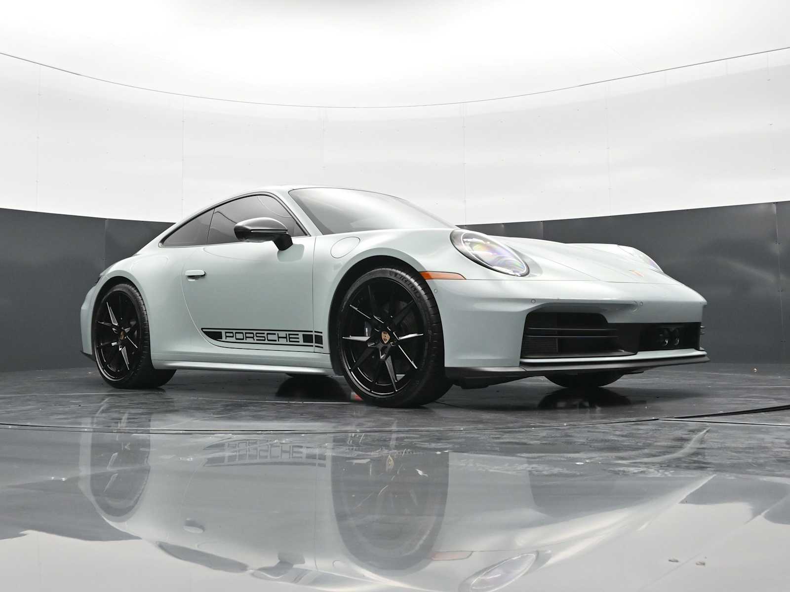 Thumbnail: 2025 Porsche 911 - 40