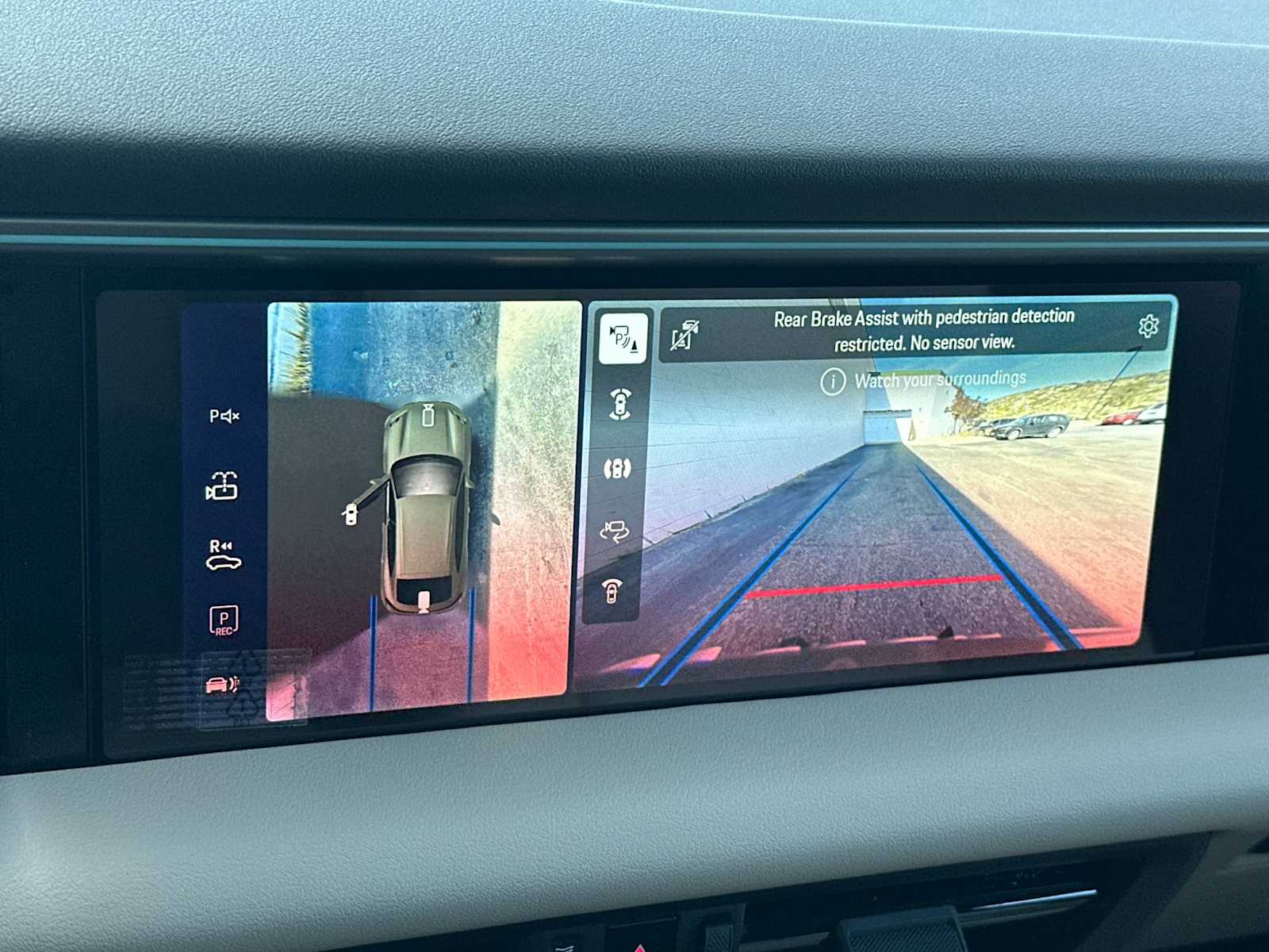 Thumbnail: 2026 Porsche Macan - 20