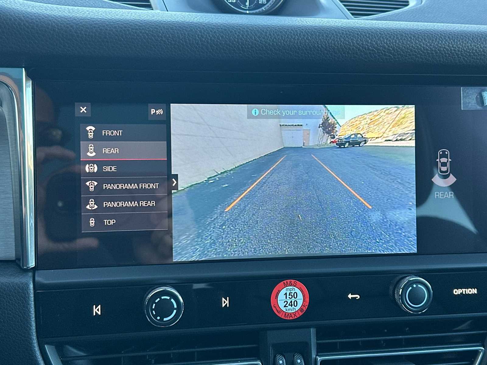 Thumbnail: 2026 Porsche Macan - 21