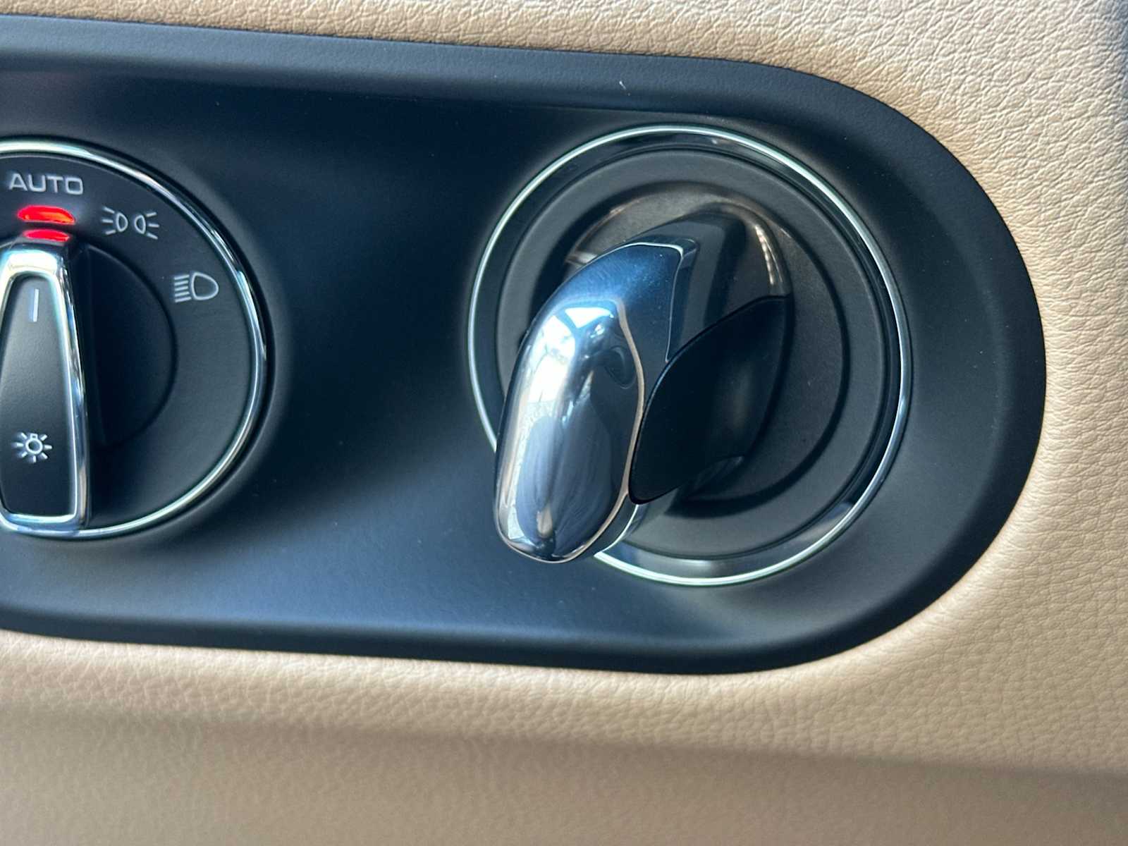 Thumbnail: 2026 Porsche Macan - 24