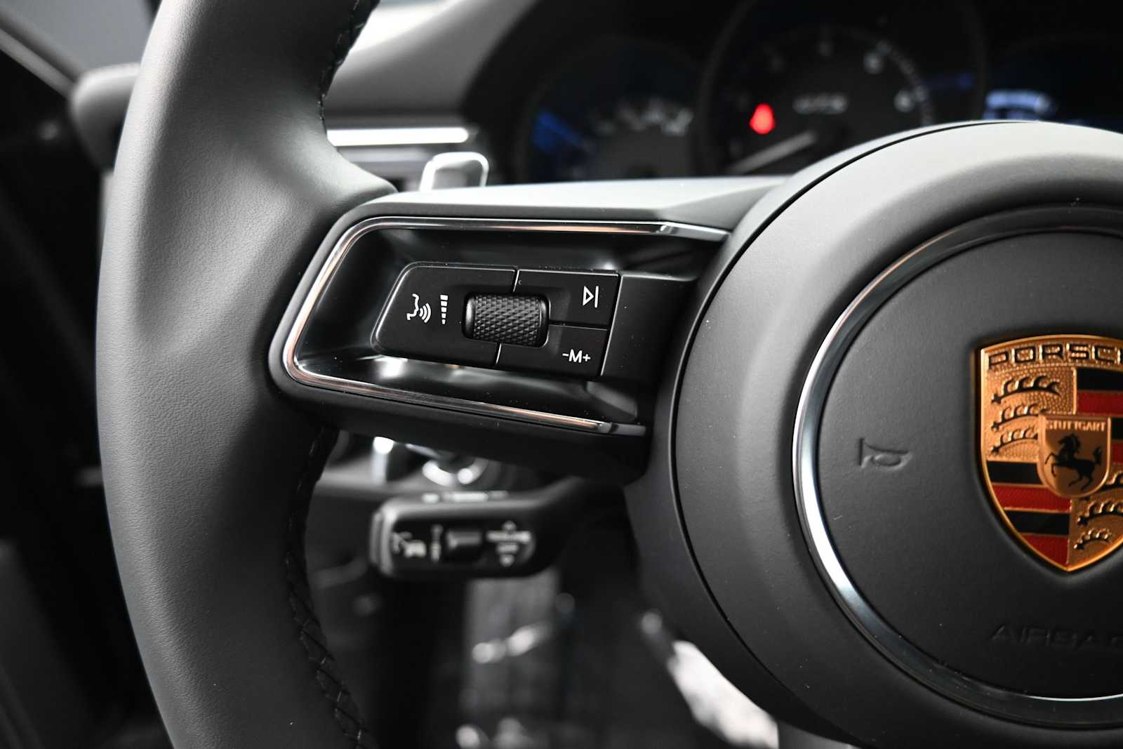 Thumbnail: 2026 Porsche Macan - 12