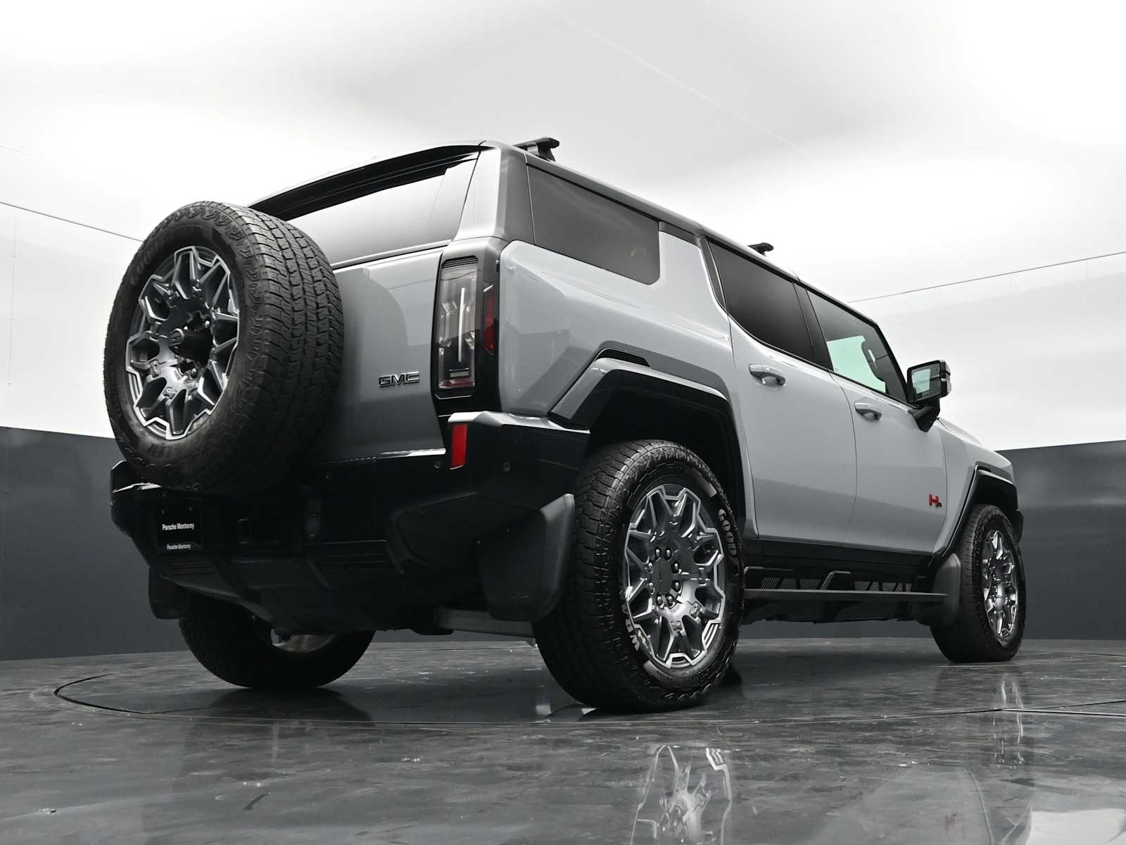 Thumbnail: 2024 GMC Hummer EV - 43