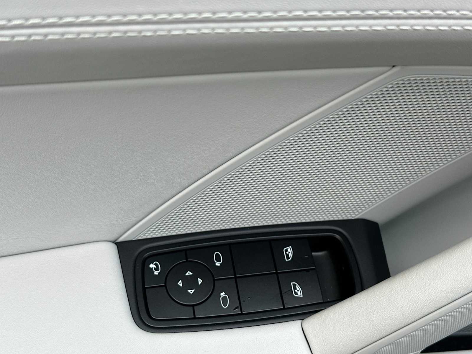 Thumbnail: 2026 Porsche 911 - 13