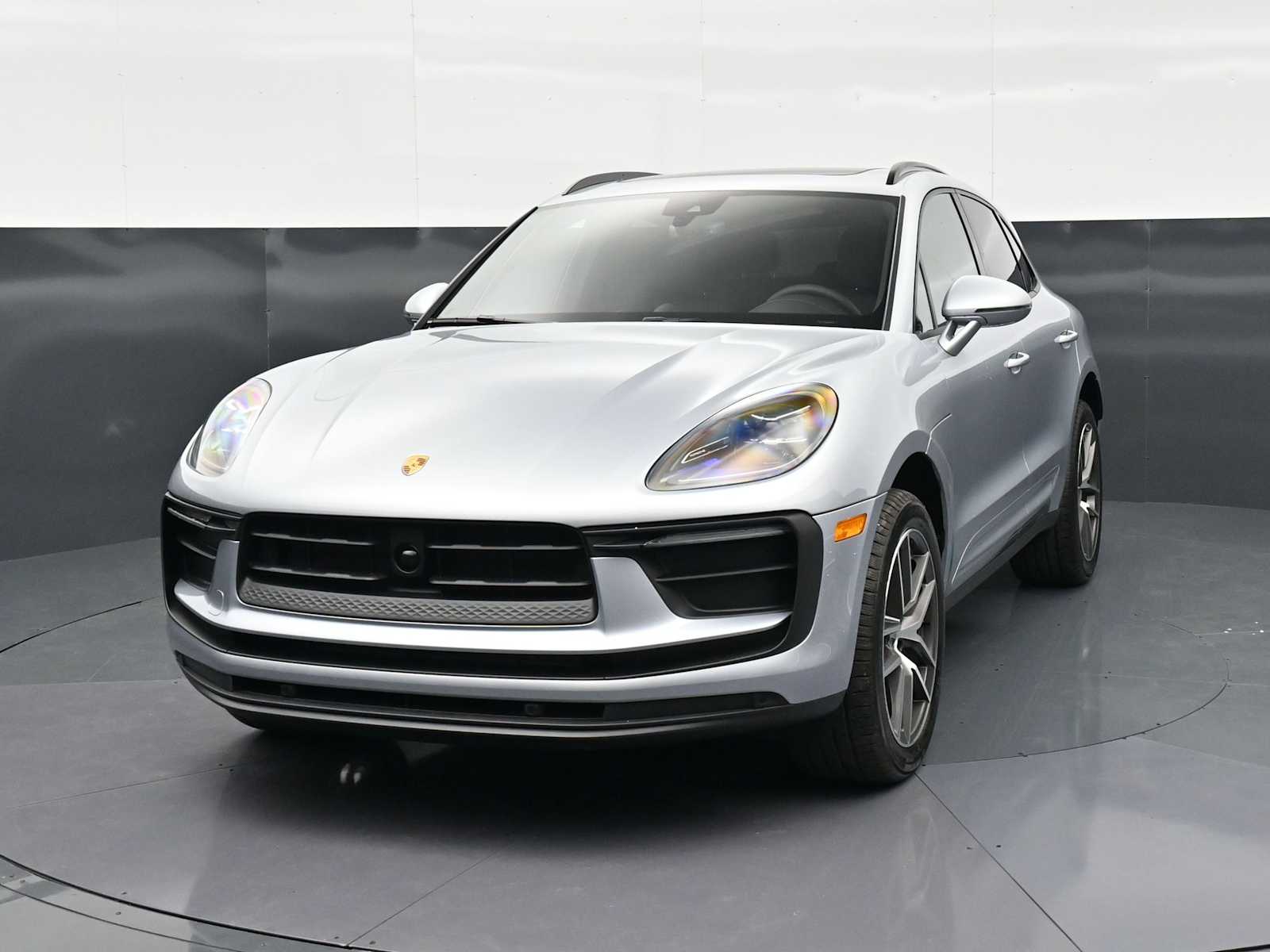 Thumbnail: 2026 Porsche Macan - 34