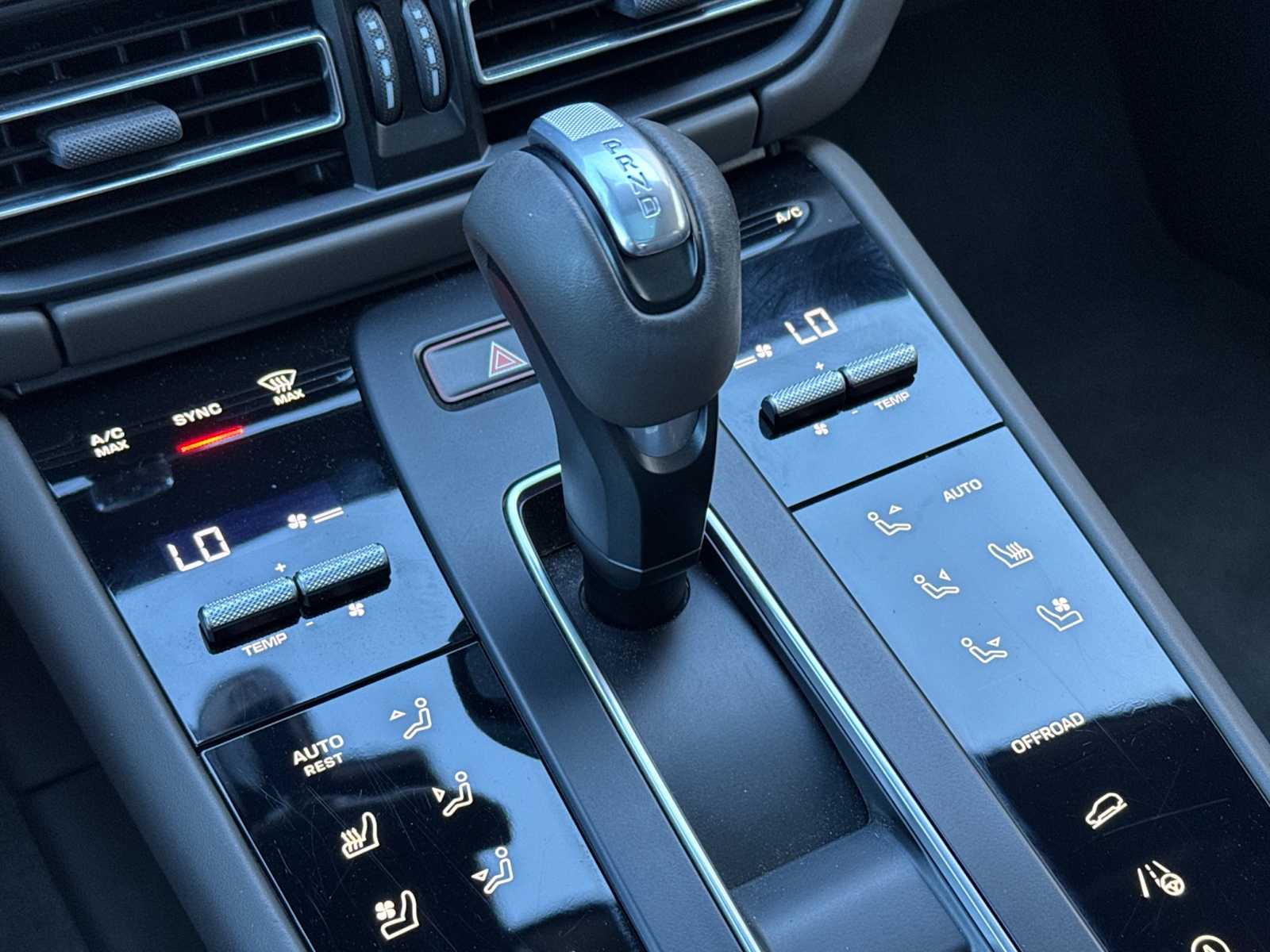 Thumbnail: 2023 Porsche Macan - 23