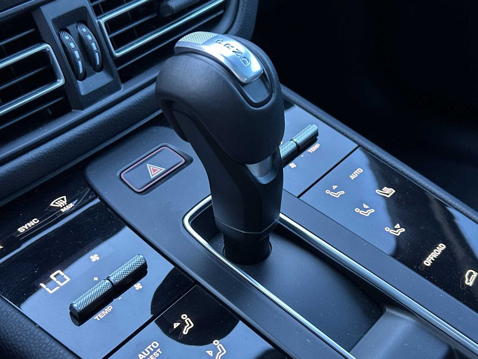 Thumbnail: 2024 Porsche Macan - 23