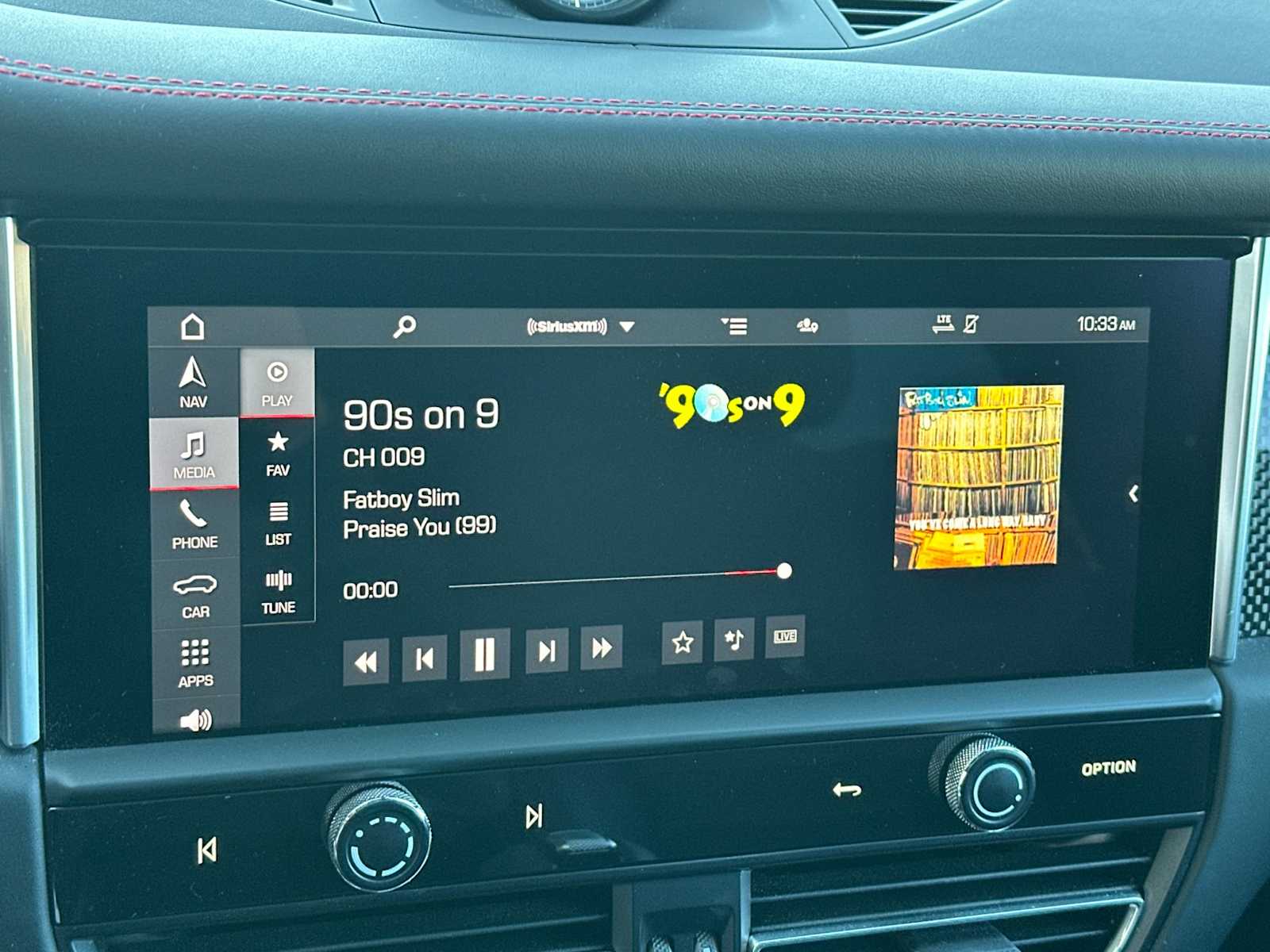 Thumbnail: 2023 Porsche Macan - 18