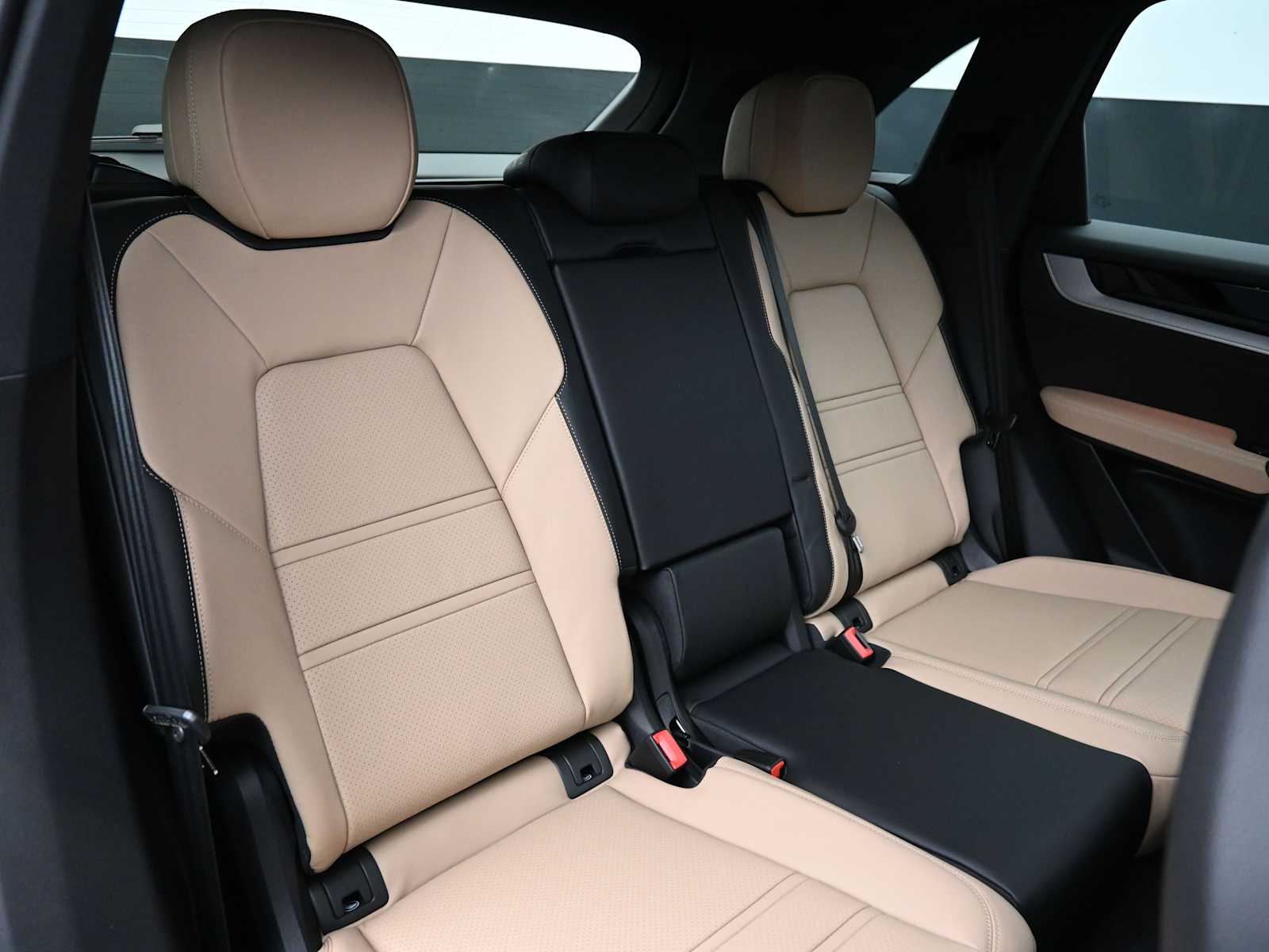 Thumbnail: 2026 Porsche Cayenne - 24