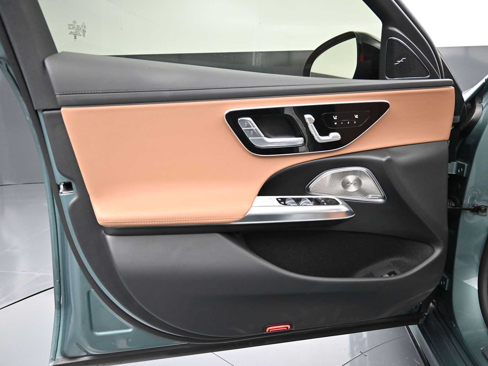 Thumbnail: 2025 Mercedes-Benz E-Class - 6