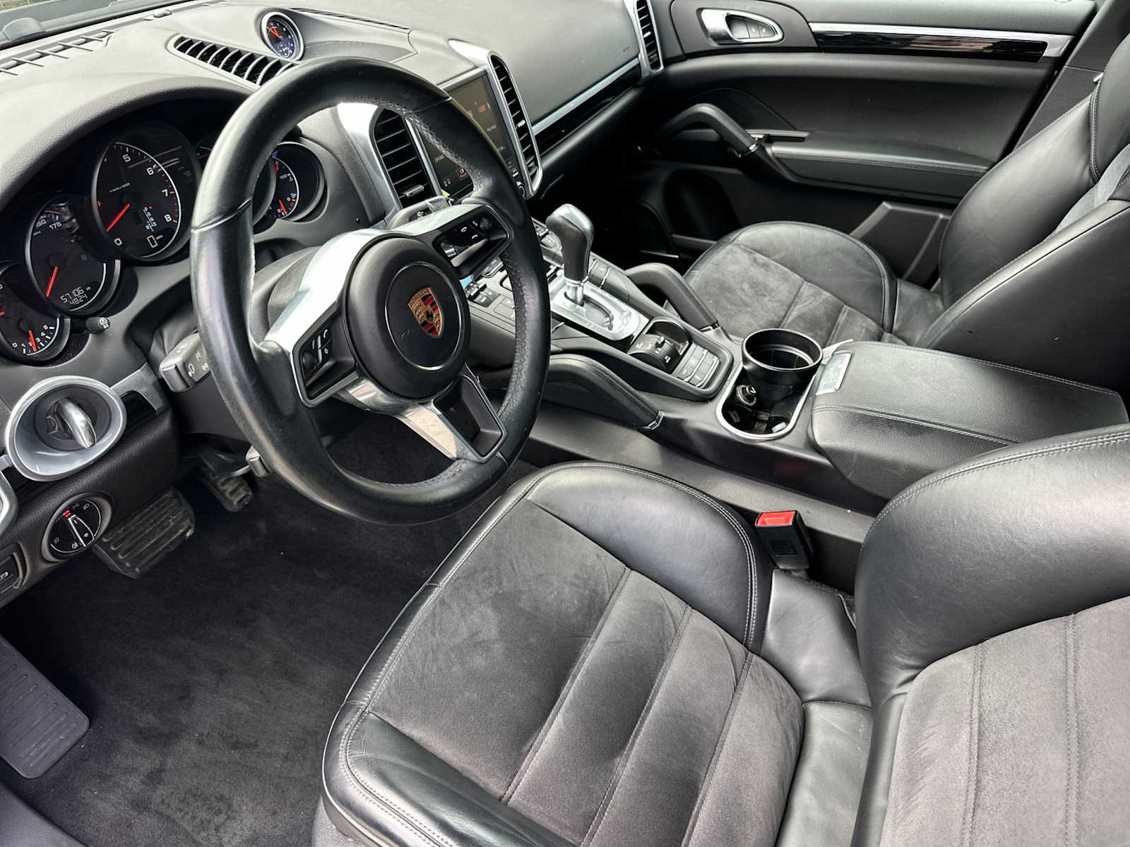 2018 Porsche Cayenne Platinum Edition photo 3