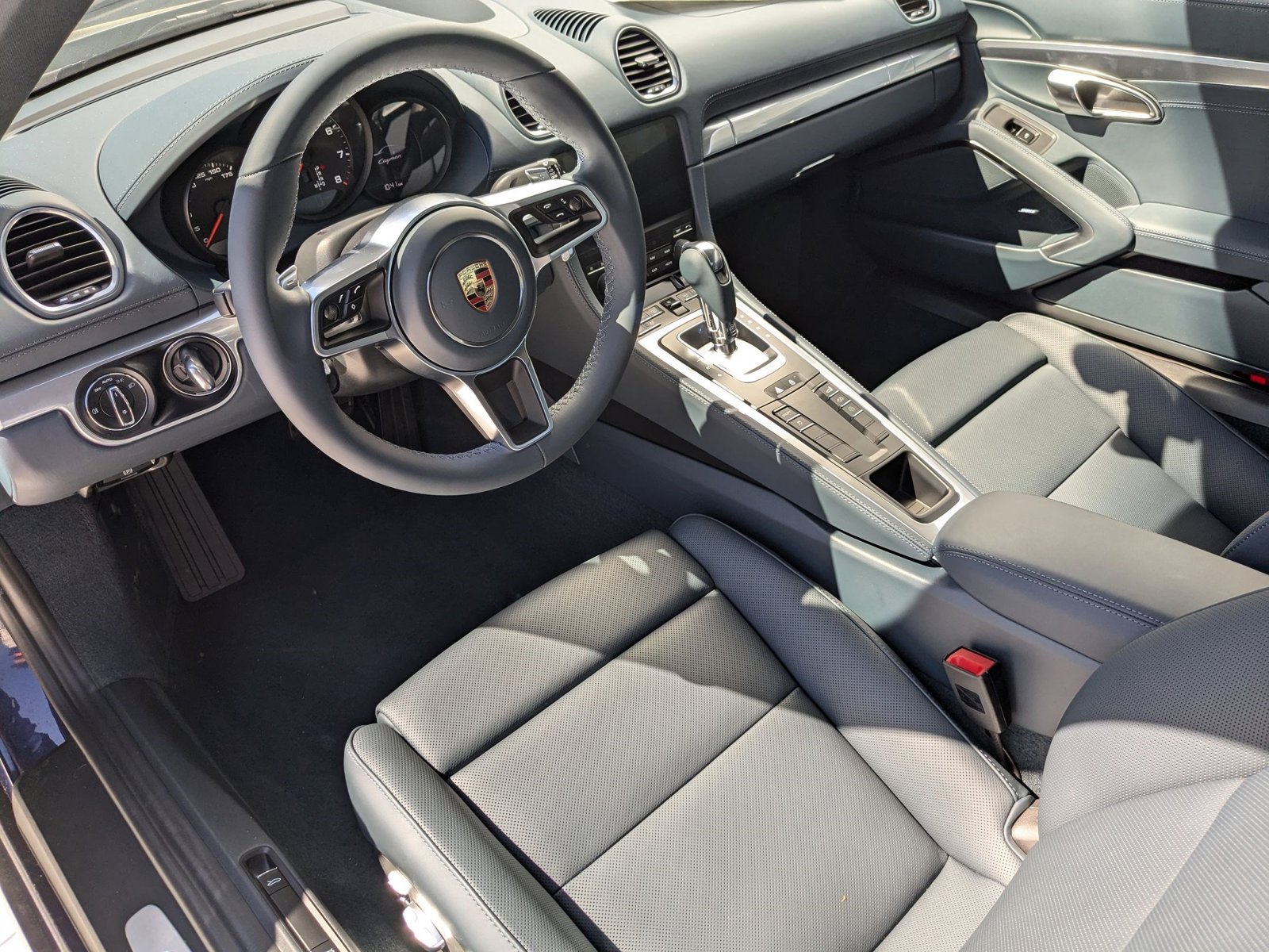 2025 Porsche Cayman Base photo 4