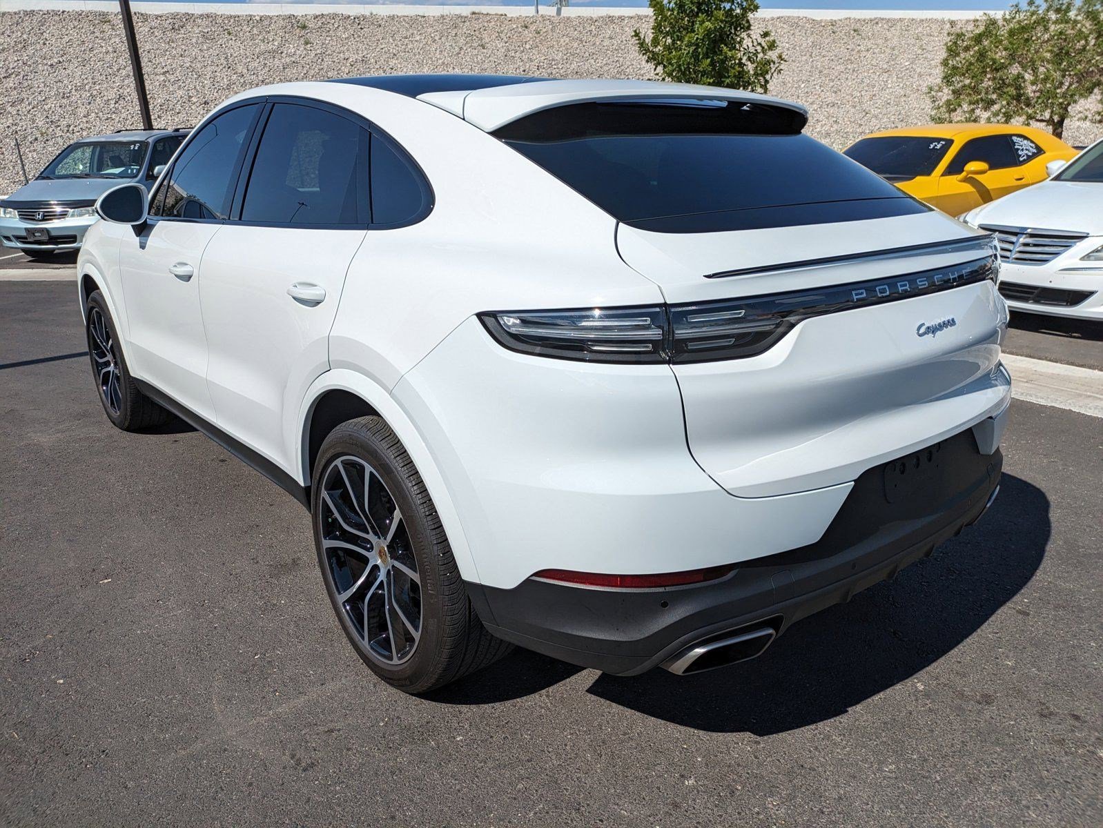 2023 Porsche Cayenne Coupe photo 3