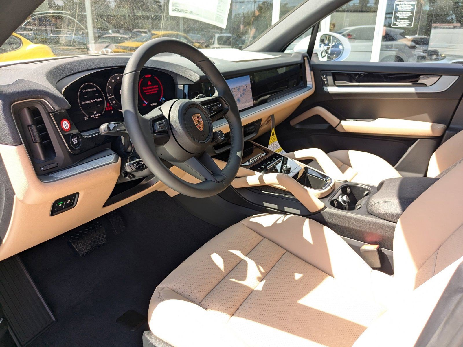 2025 Porsche Cayenne Base photo 4