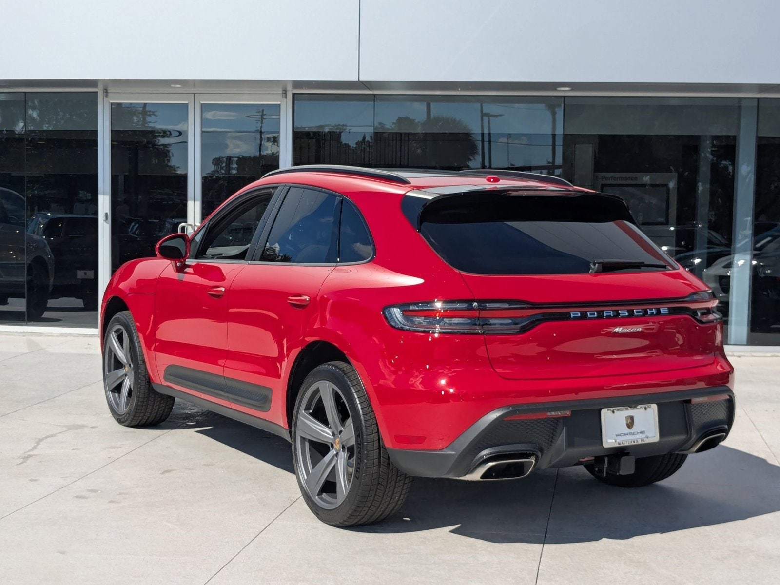 2026 Porsche Macan T photo 3