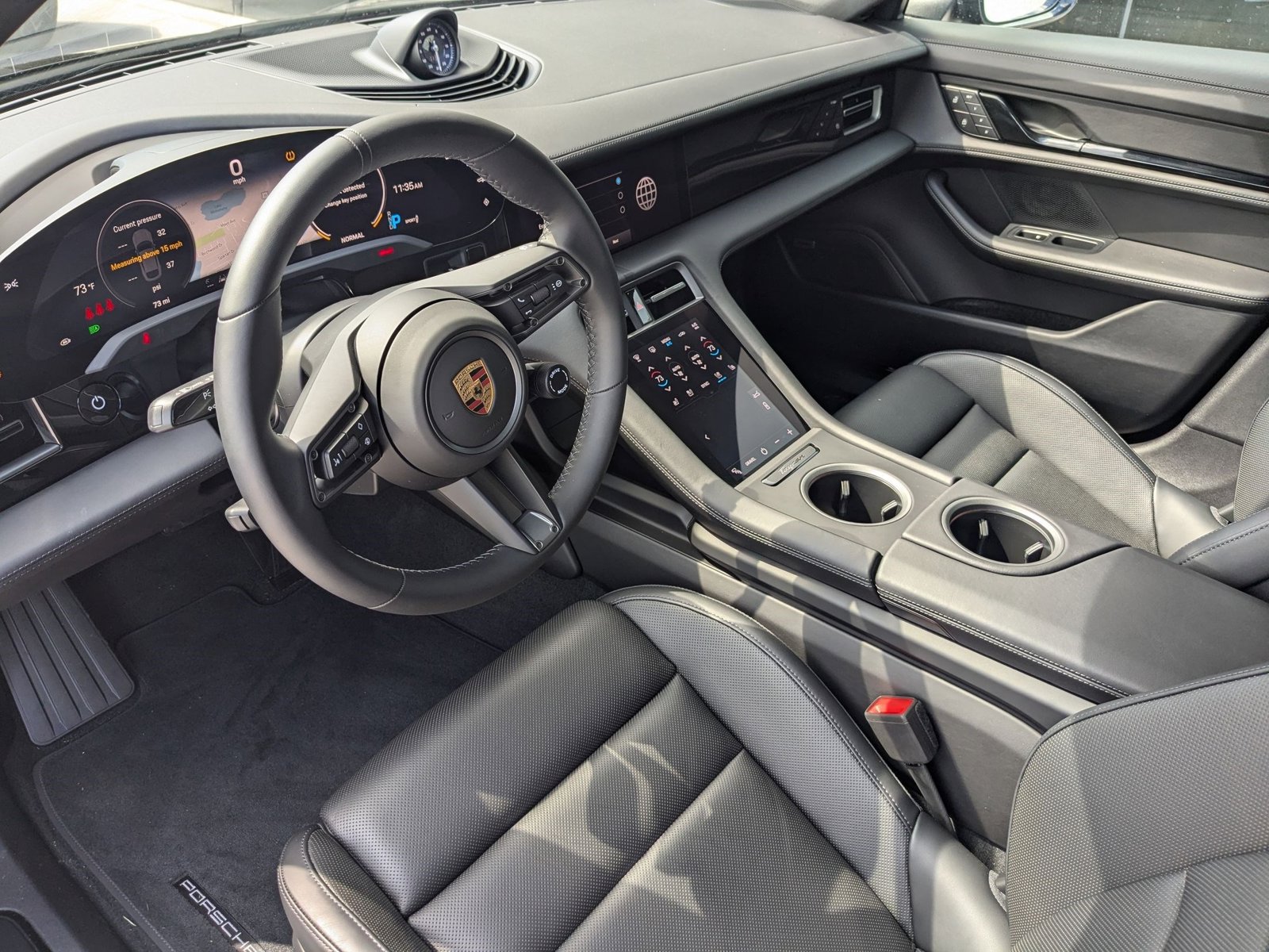 2024 Porsche Taycan Cross Turismo 4S photo 4