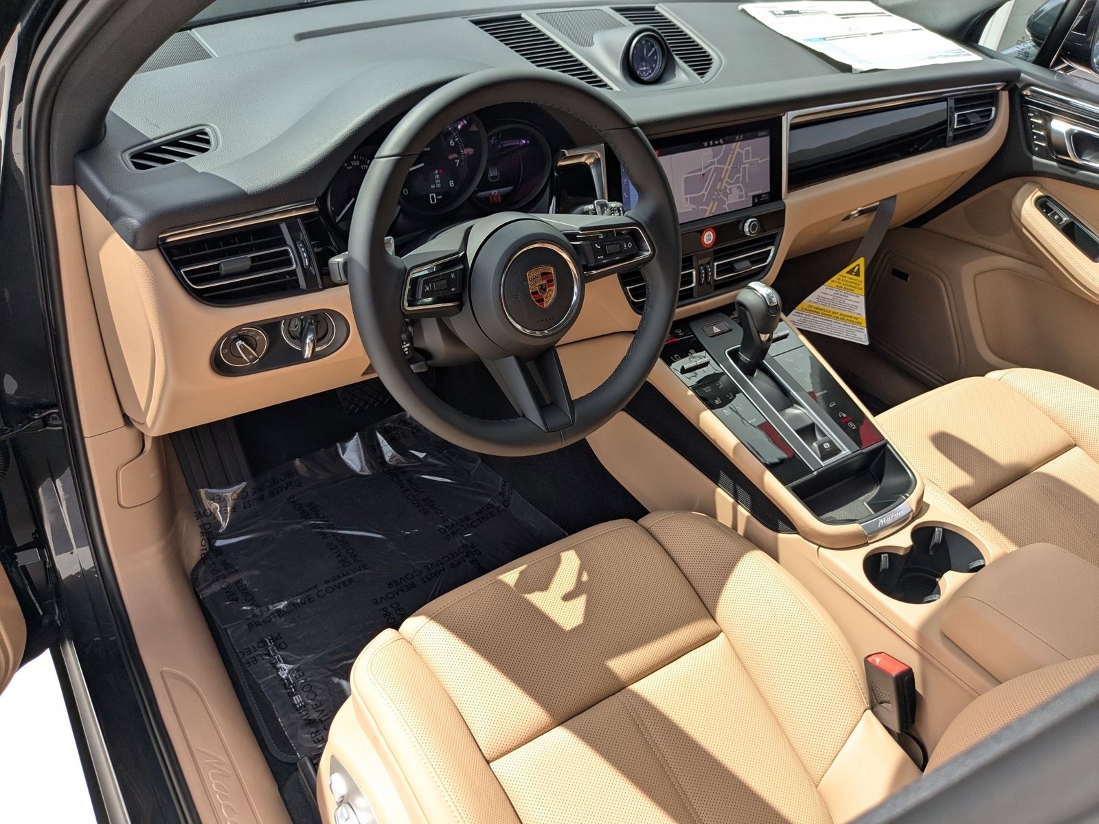 2026 Porsche Macan T photo 4