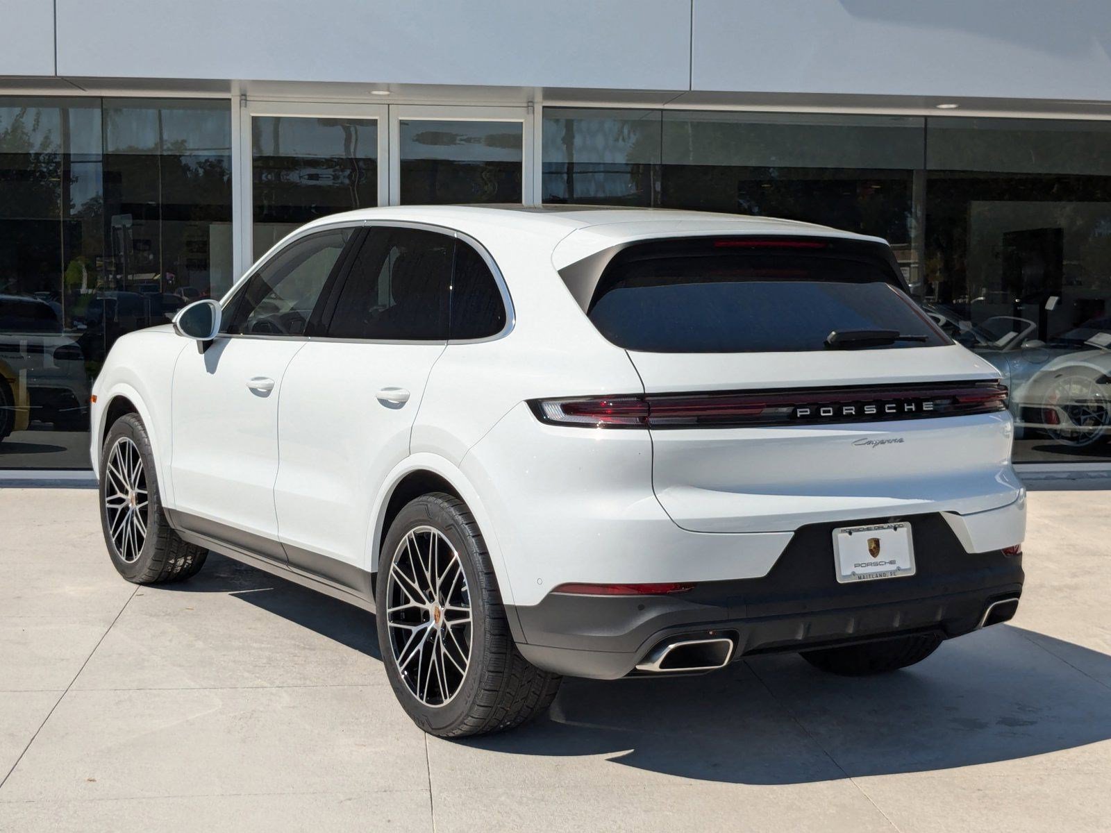 2025 Porsche Cayenne Base photo 3