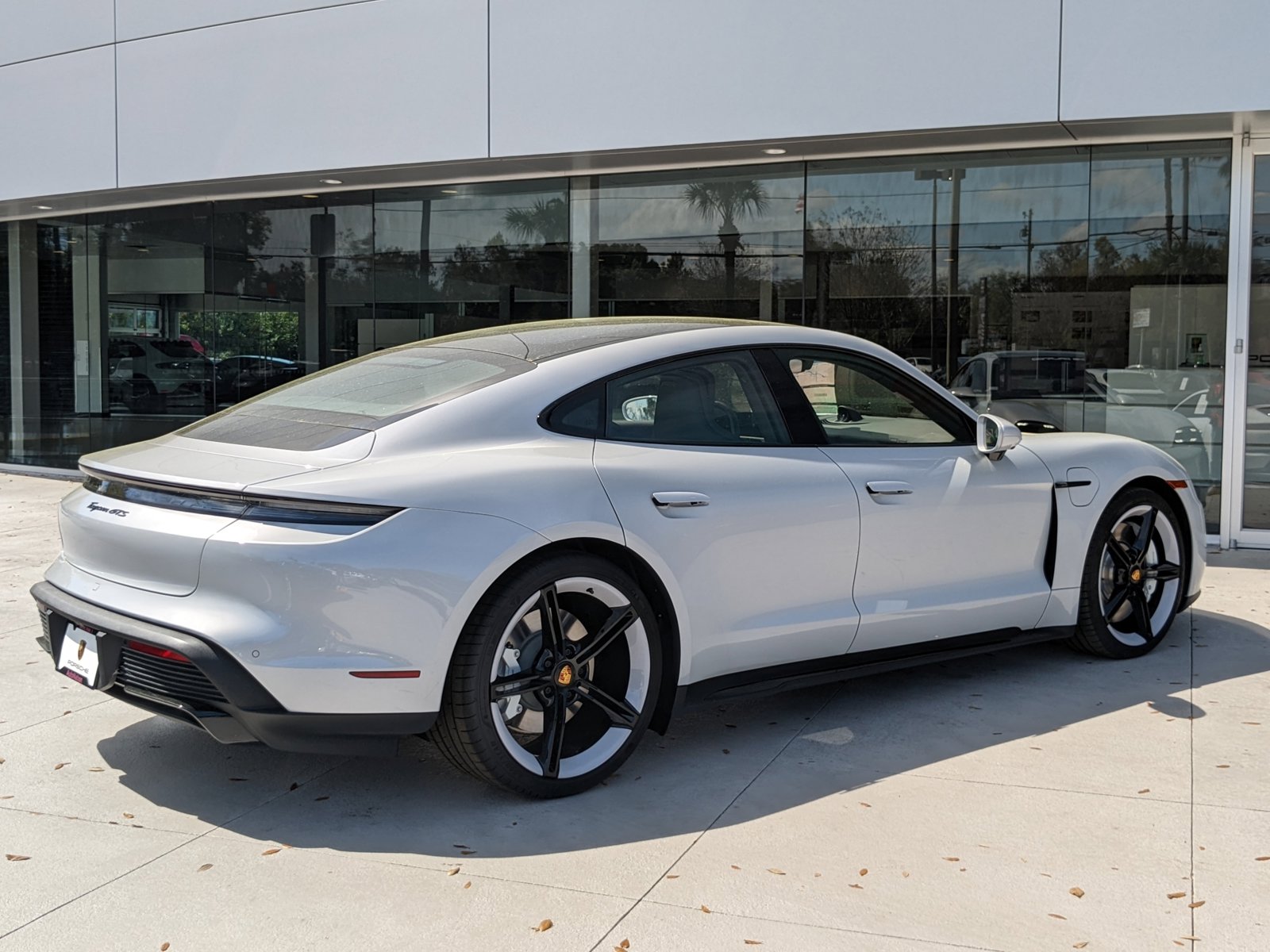 2023 Porsche Taycan GTS photo 2