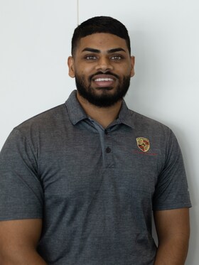 Staff member Aaron Alie from ID_15829ce4e490