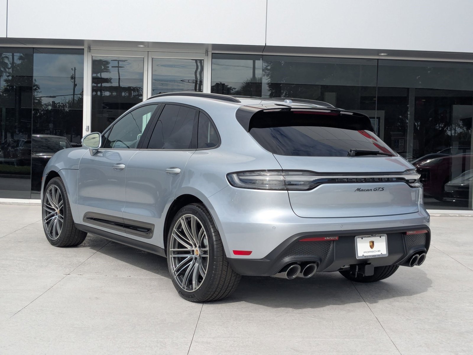 2026 Porsche Macan GTS photo 3