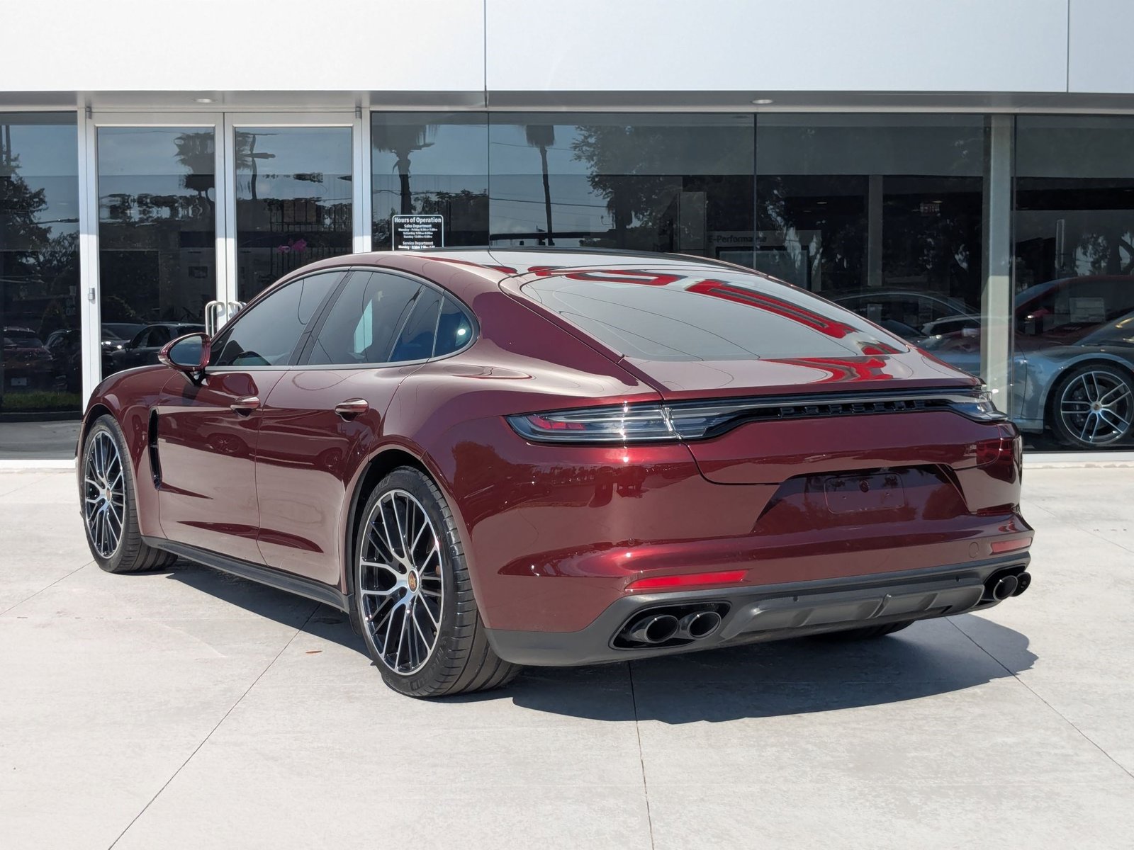 2022 Porsche Panamera Base photo 3