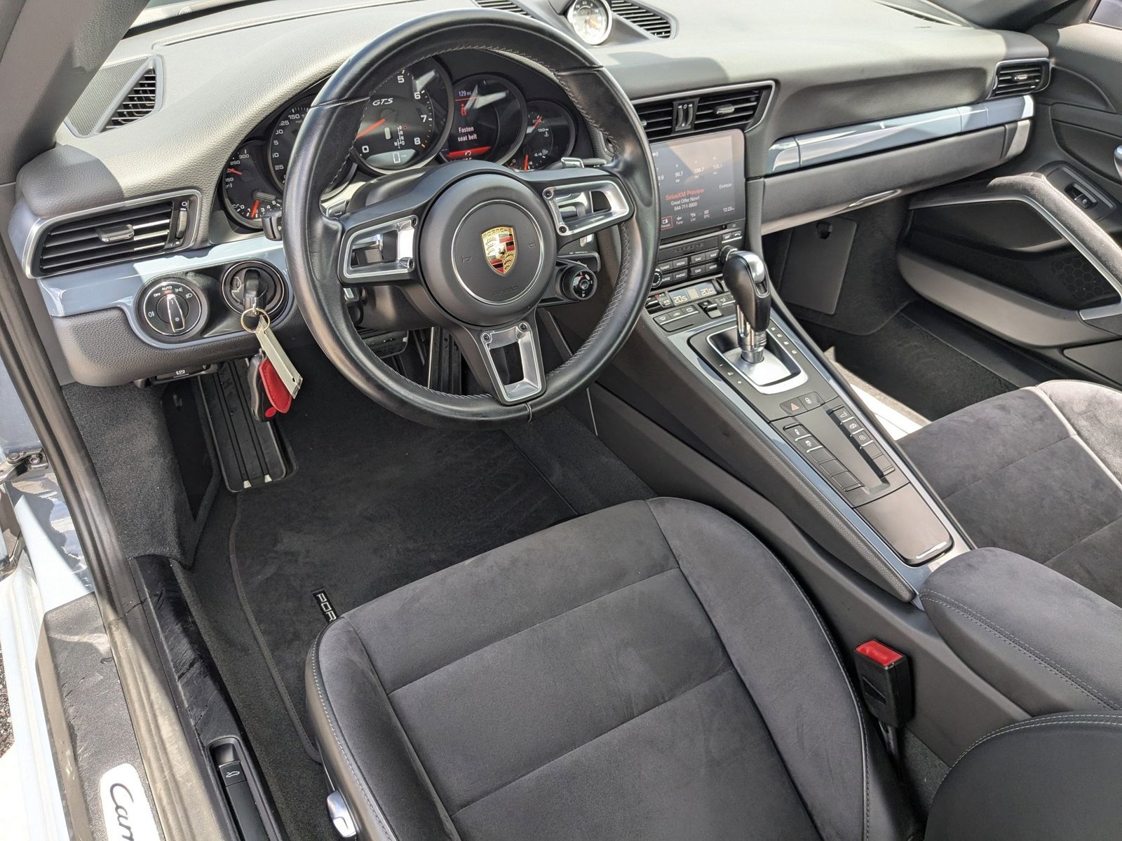 2017 Porsche 911 GTS photo 4