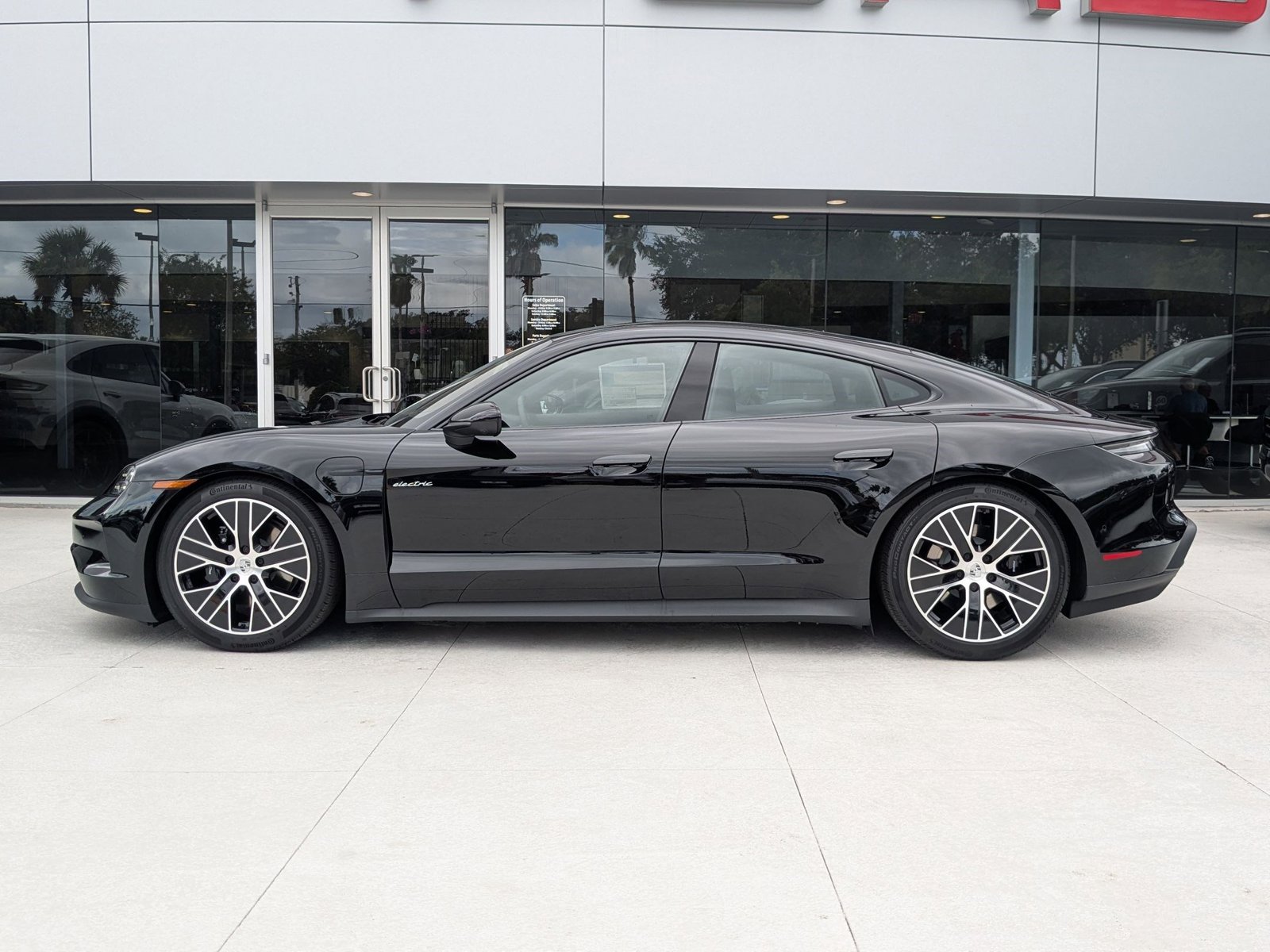 2026 Porsche Taycan 4 photo 2