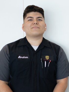 Staff member Abraham Arias from ID_15829ce4e490