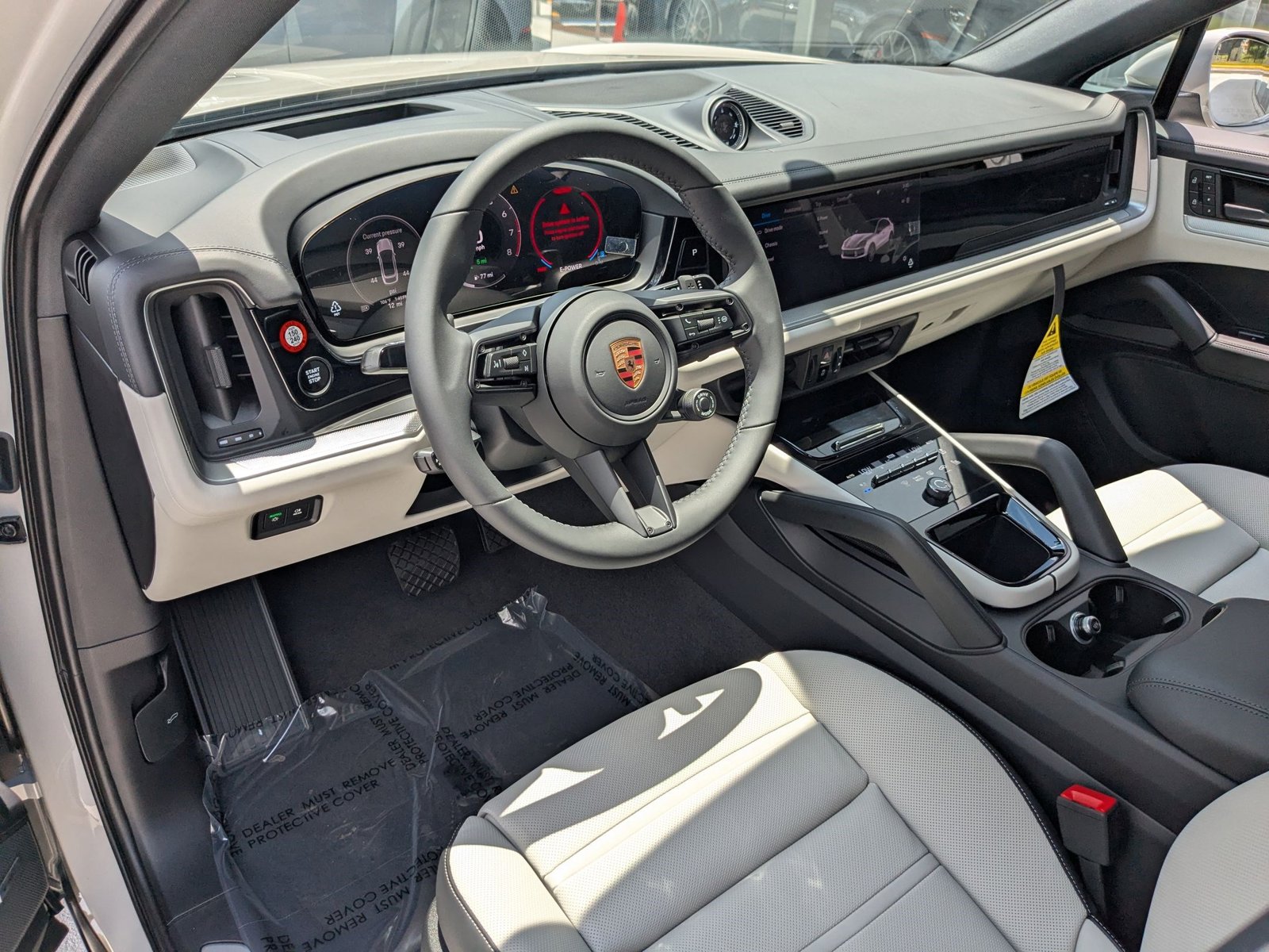 2025 Porsche Cayenne E-Hybrid Coupe photo 3