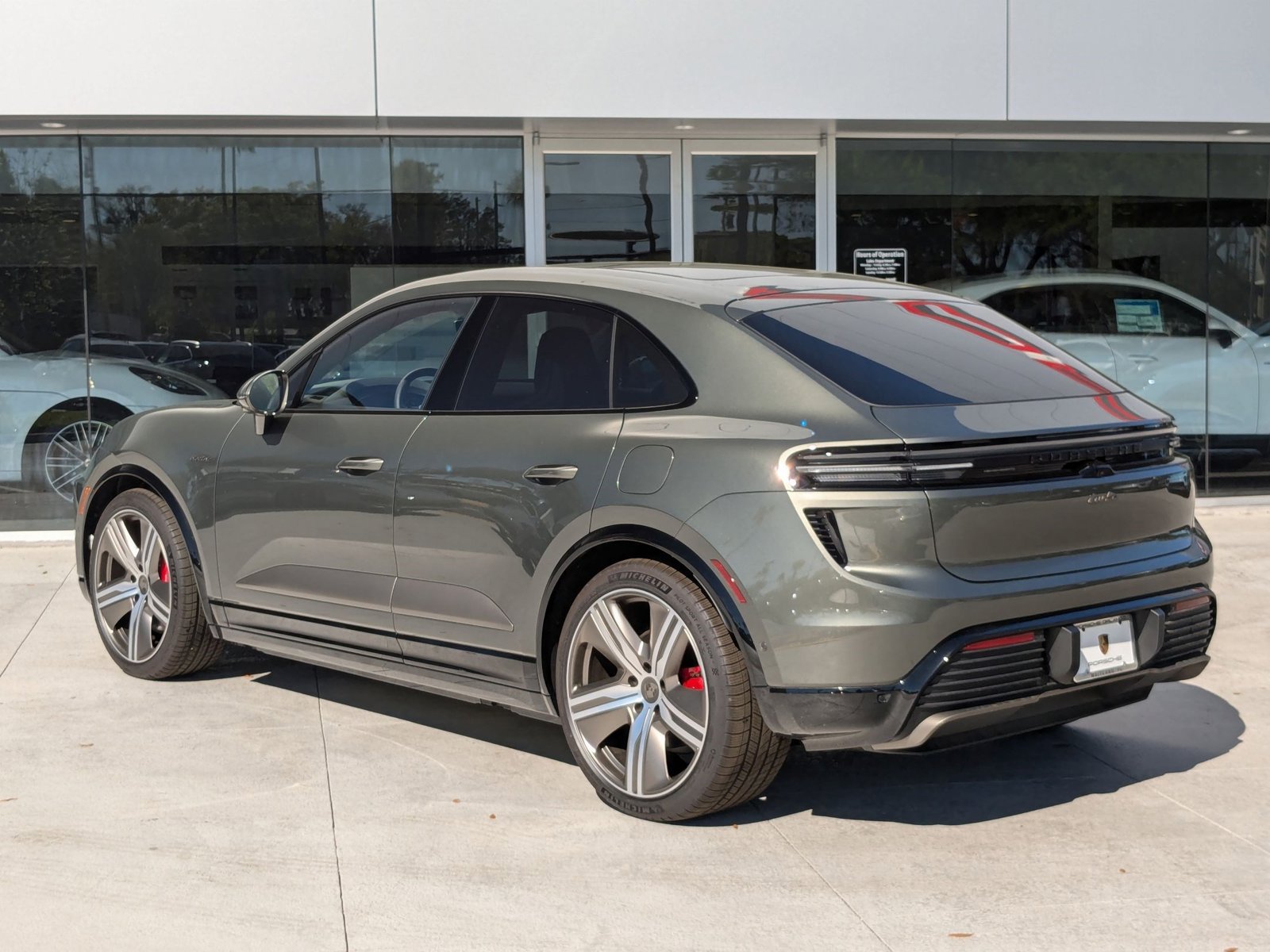 2024 Porsche Macan Electric Turbo photo 3