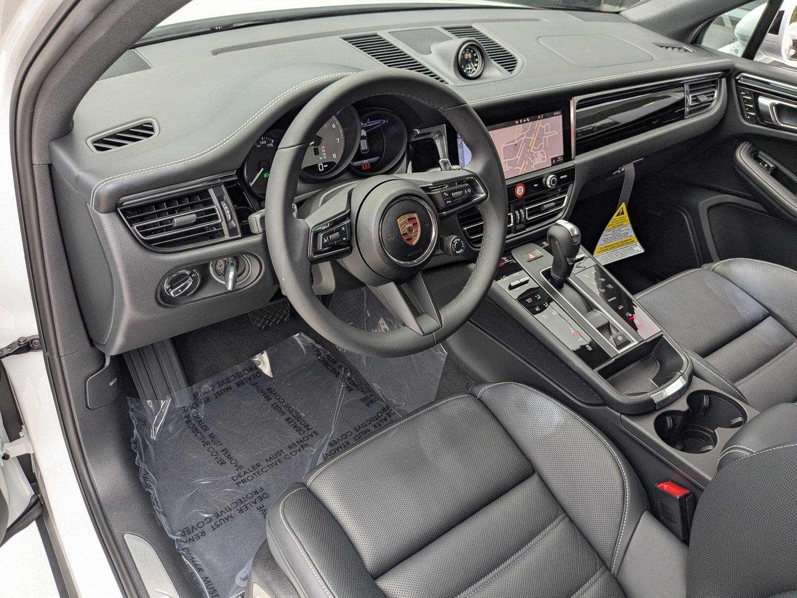 2025 Porsche Macan S photo 4