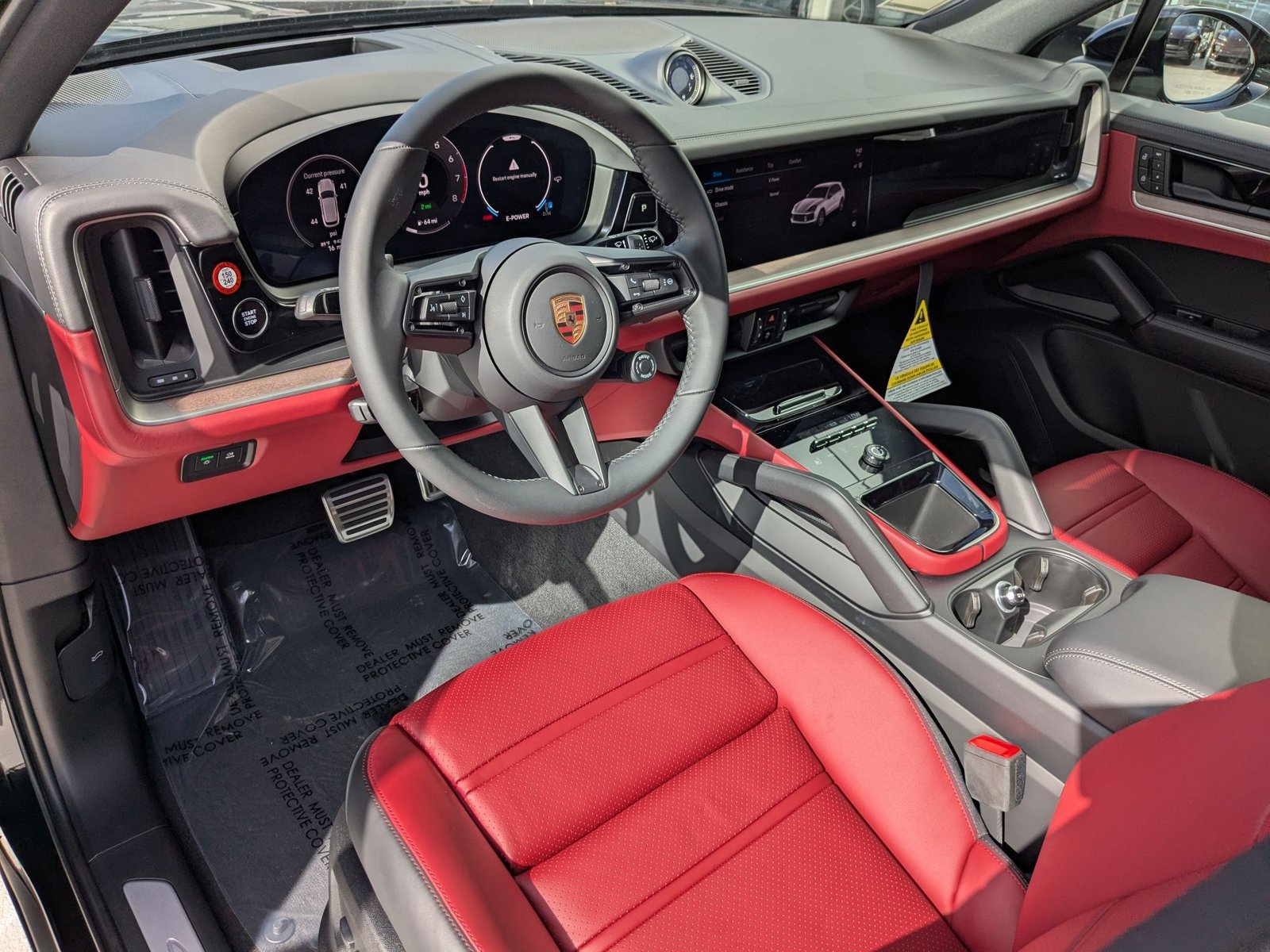 2025 Porsche Cayenne E-Hybrid S photo 4