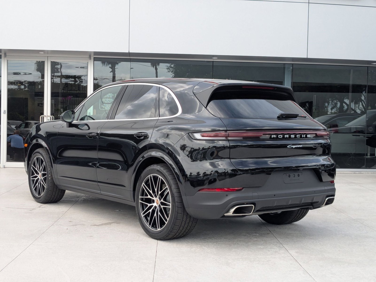 2026 Porsche Cayenne photo 2