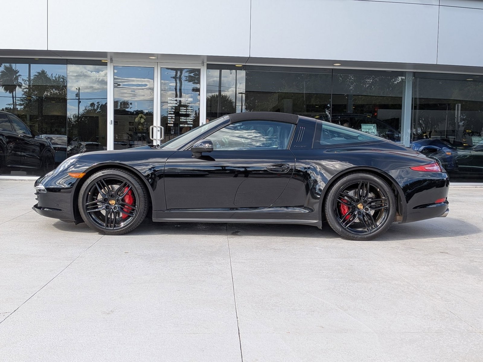 2015 Porsche 911 Targa 4S photo 2