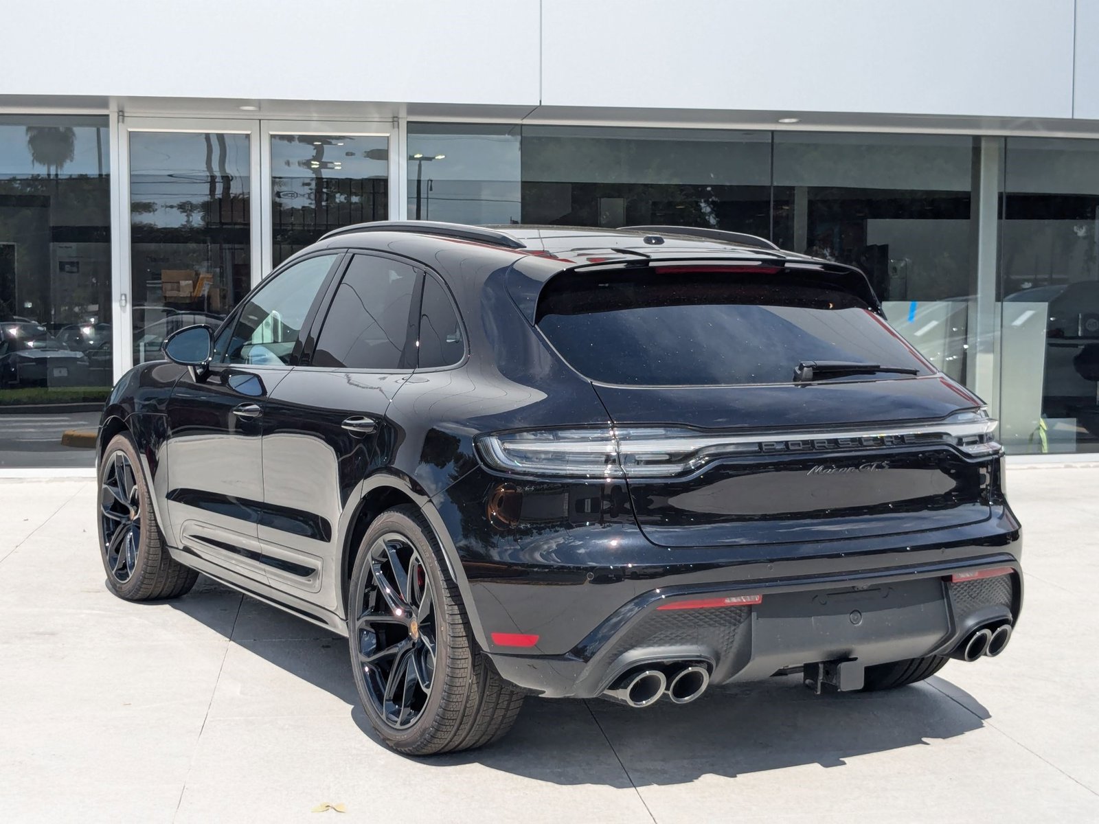 2025 Porsche Macan GTS photo 3