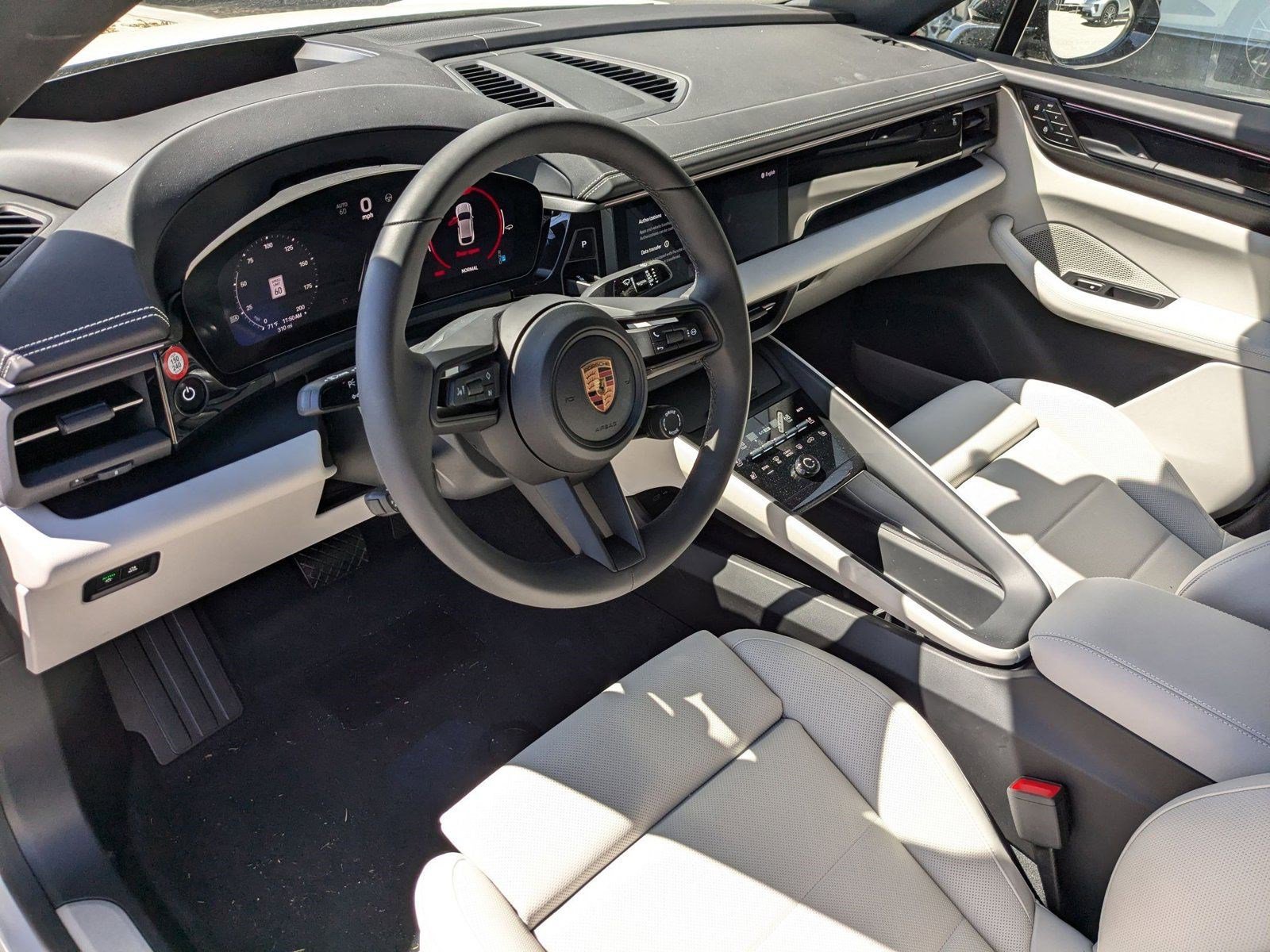 2024 Porsche Macan Electric 4 photo 4