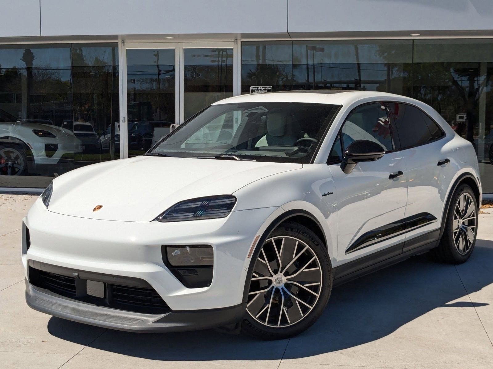 2024 Porsche Macan Base