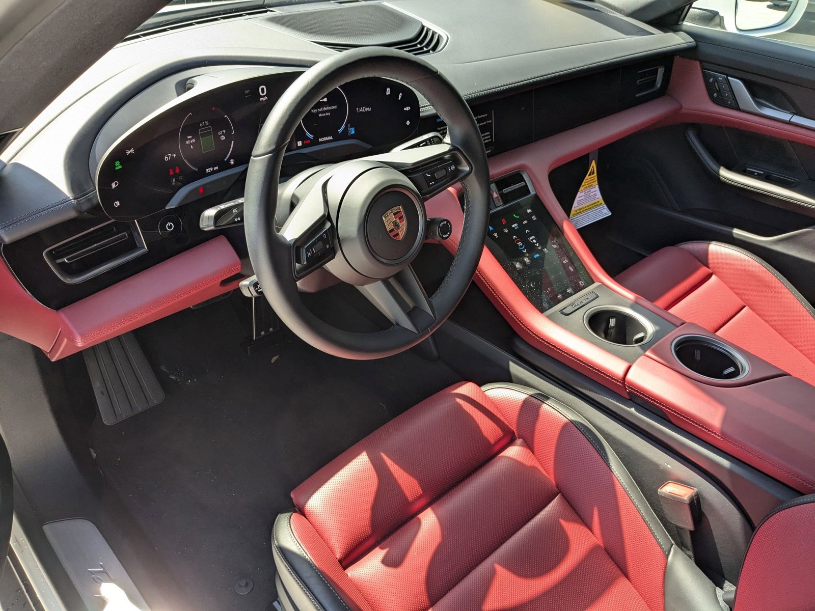 2025 Porsche Taycan 4S photo 4