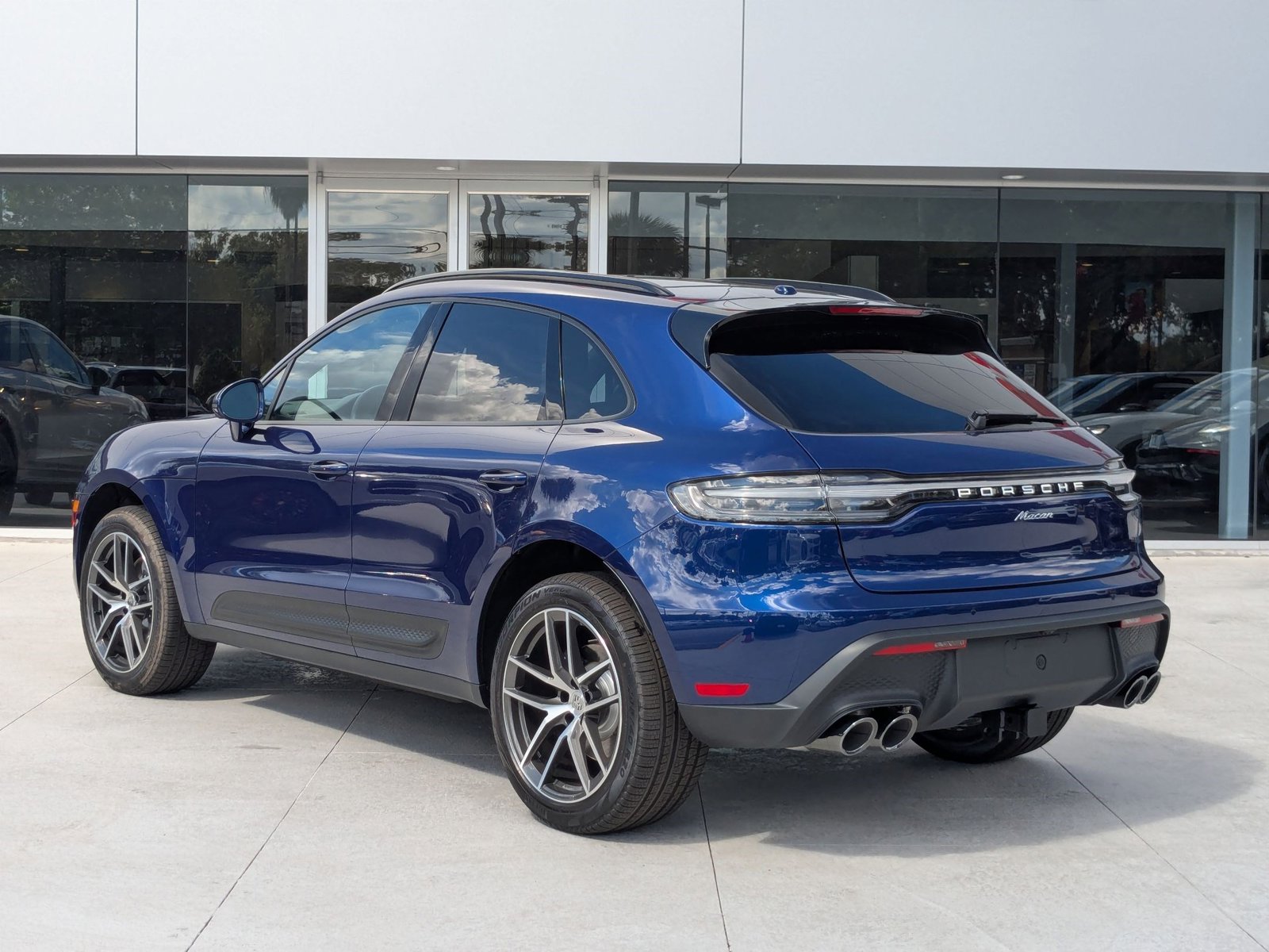 2026 Porsche Macan T photo 3