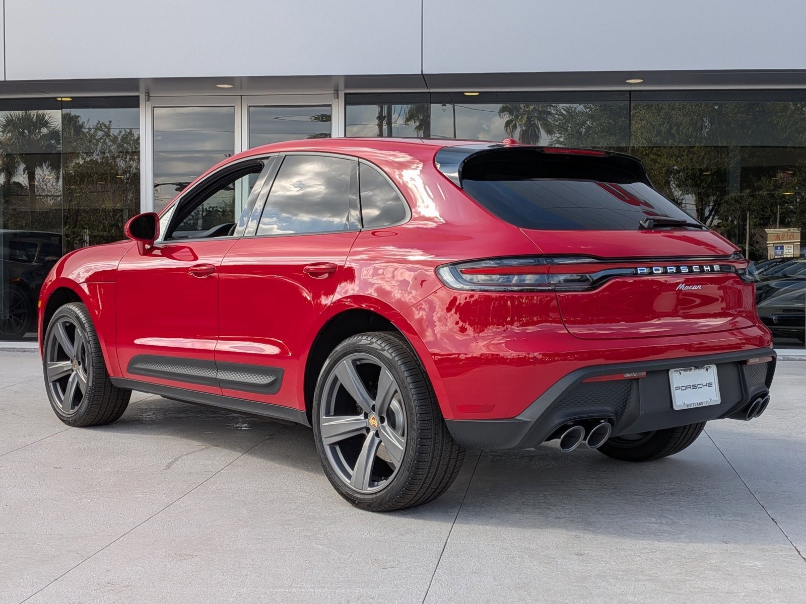 2026 Porsche Macan T photo 3