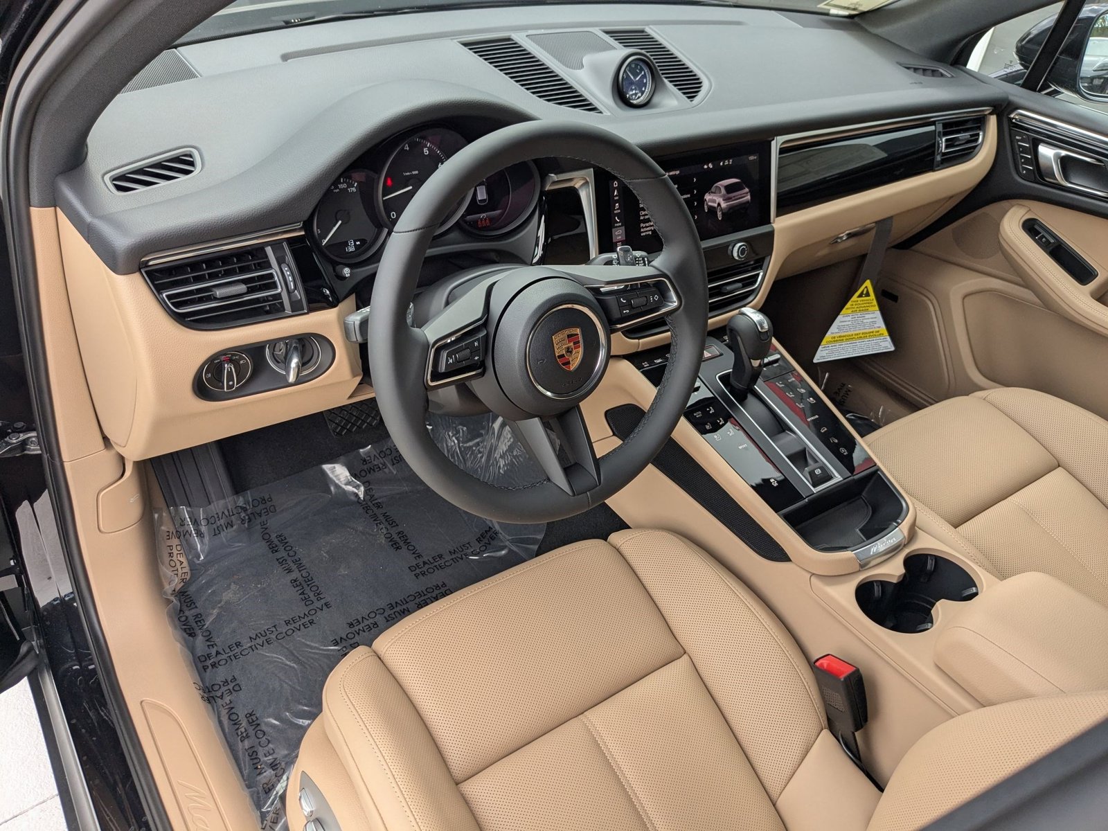 2026 Porsche Macan T photo 3