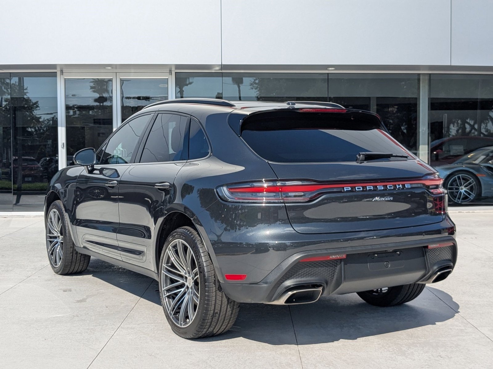 2025 Porsche Macan T photo 3
