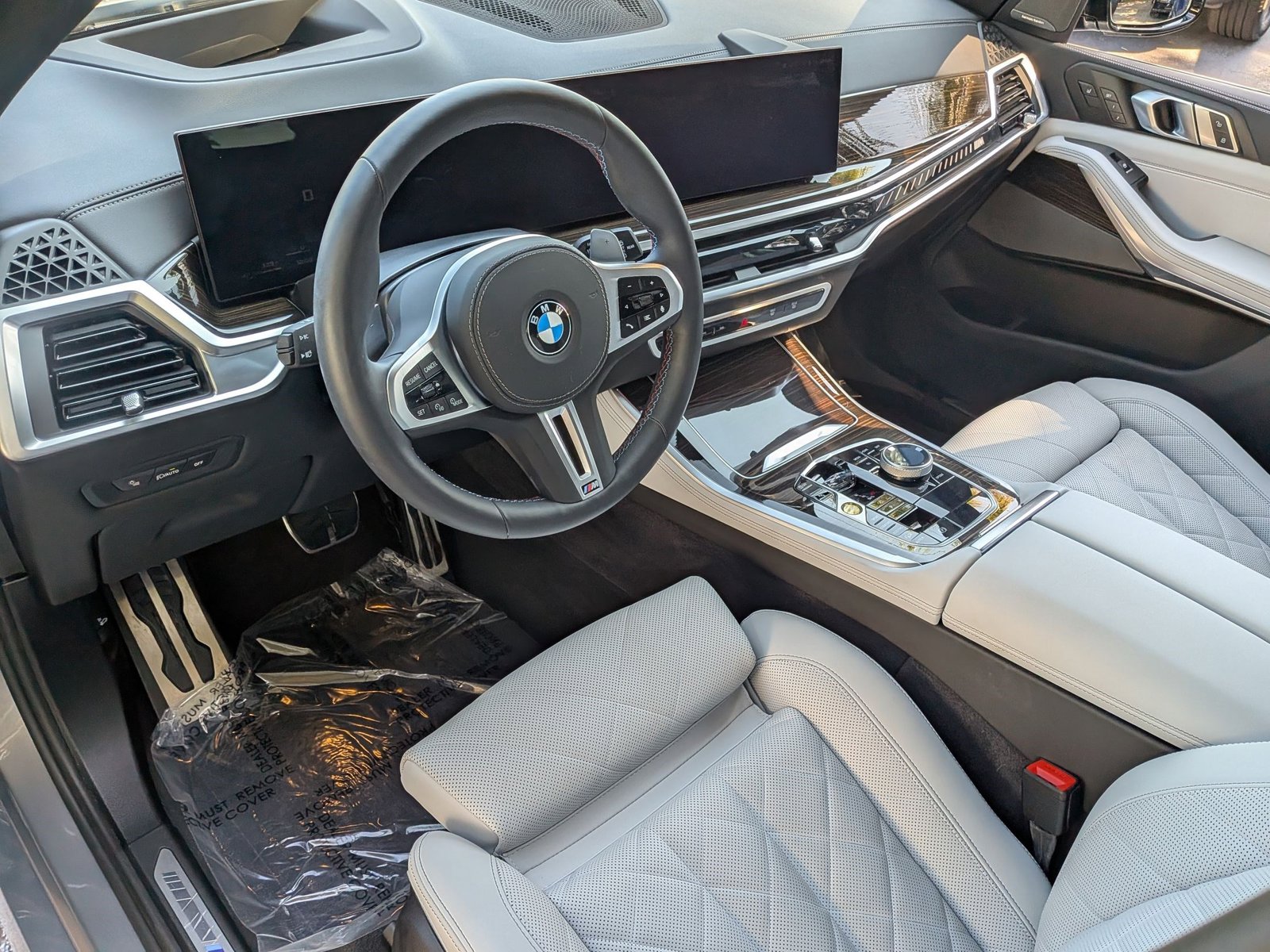 2025 Bmw X5 M60i photo 3