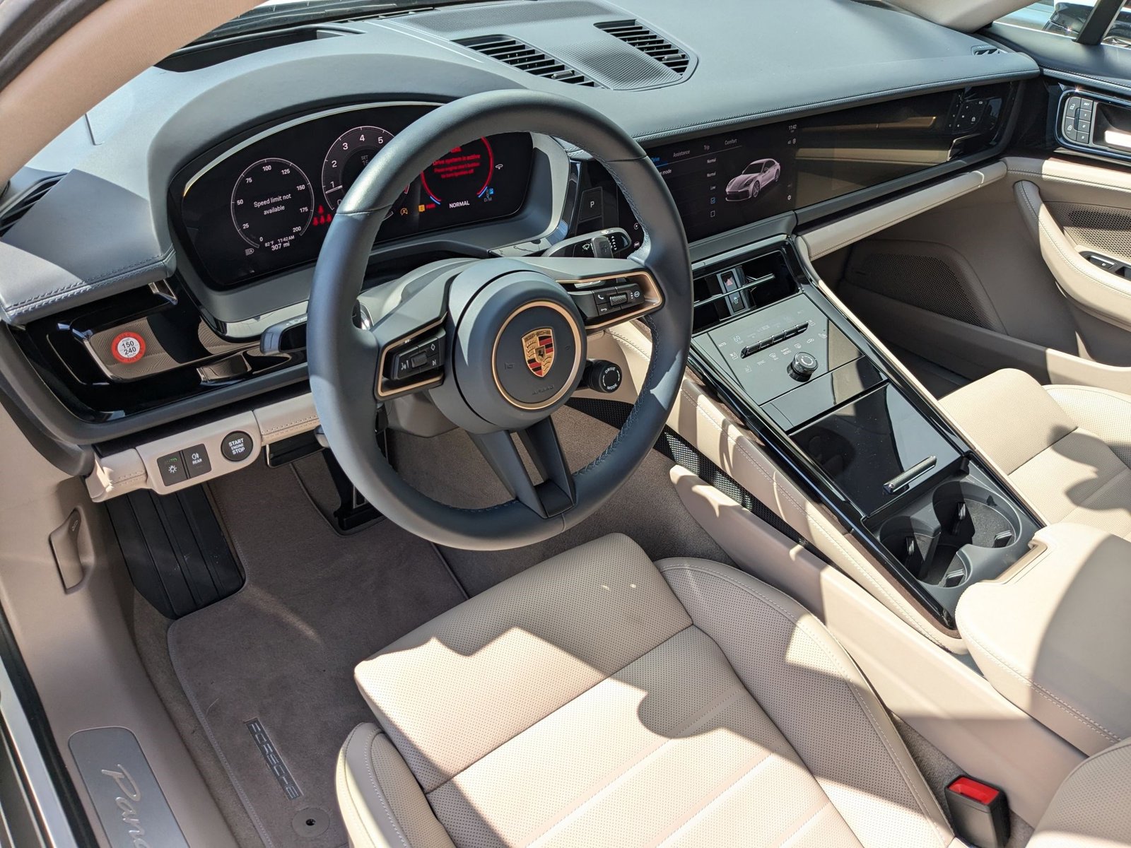 2024 Porsche Panamera photo 4