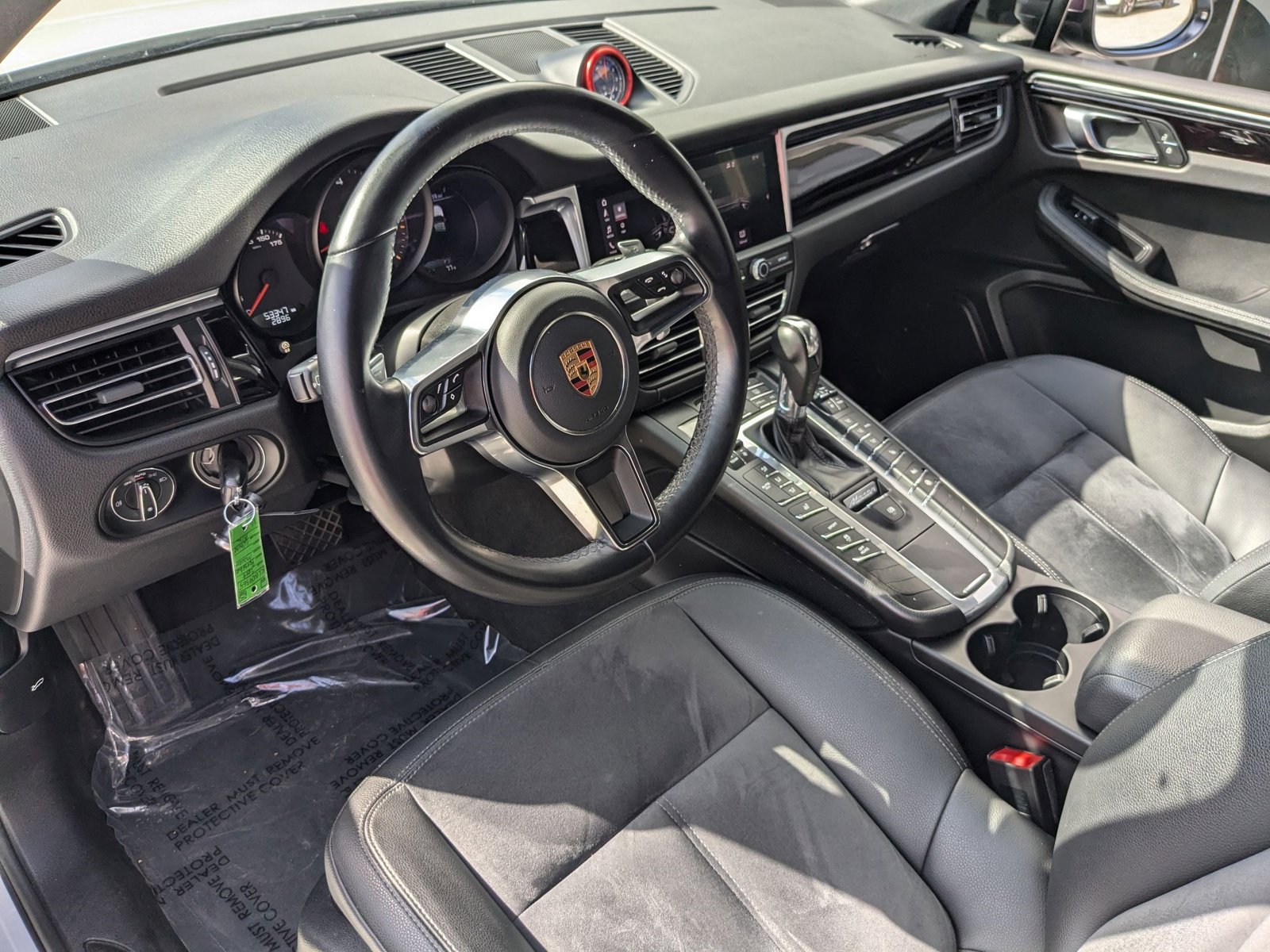 2025 Porsche Macan Electric photo 4