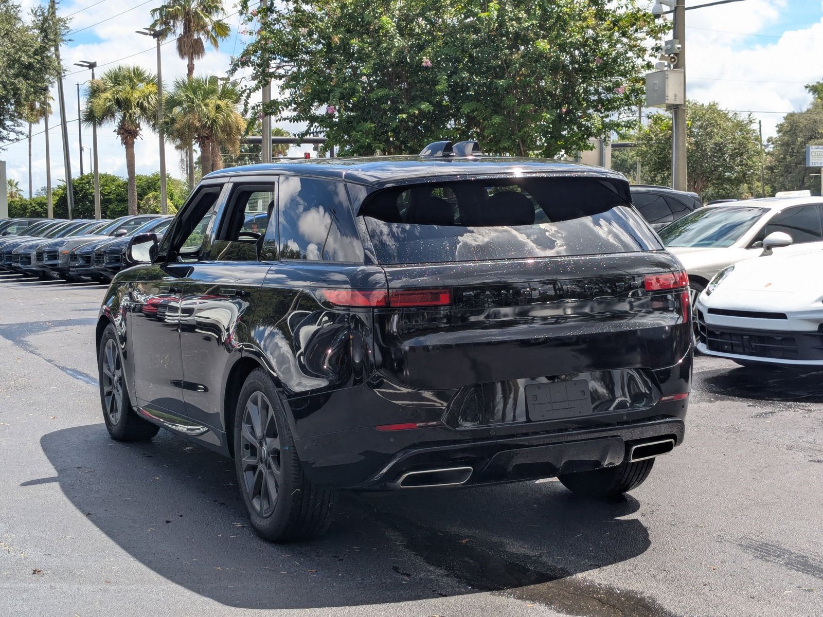 2024 Land Rover Range Rover Sport SE photo 3