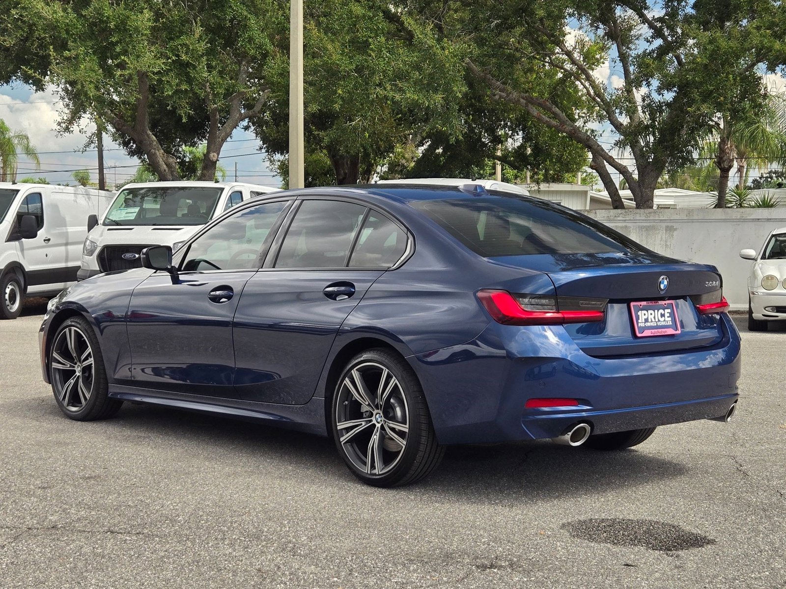 2023 Bmw 330i Sedan photo 3