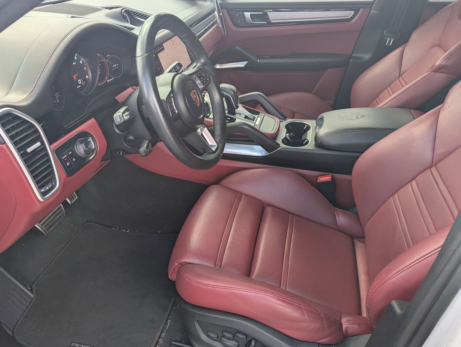 2022 Porsche Cayenne Coupe Turbo photo 4